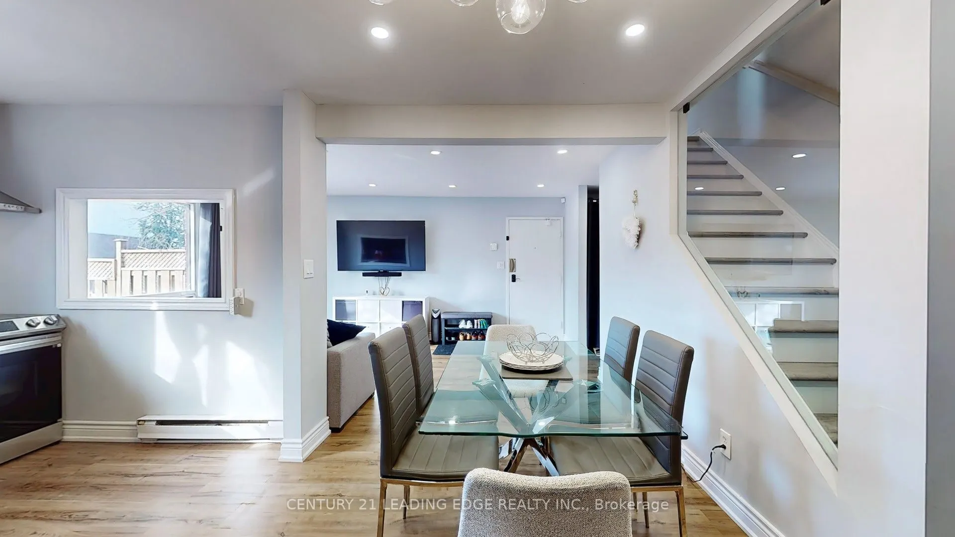 1100 Oxford Street, #118