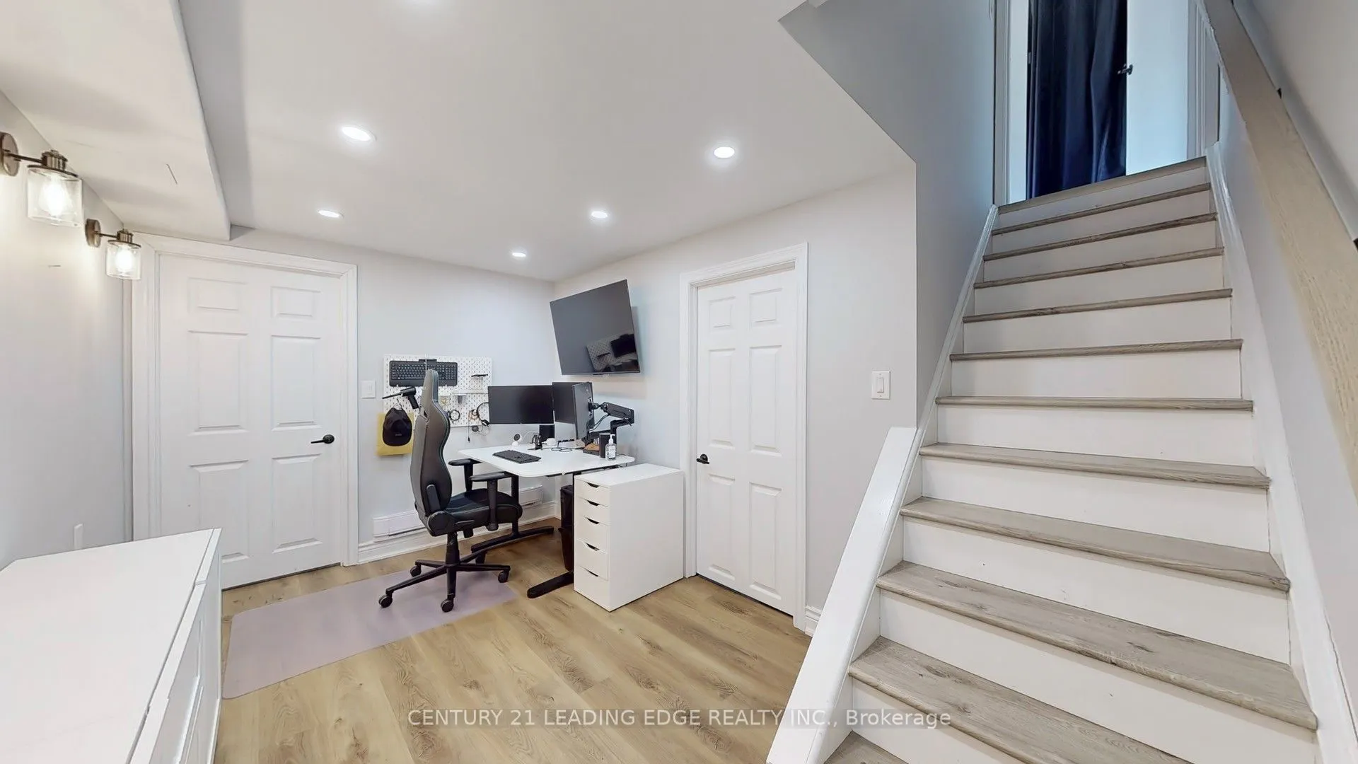 1100 Oxford Street, #118