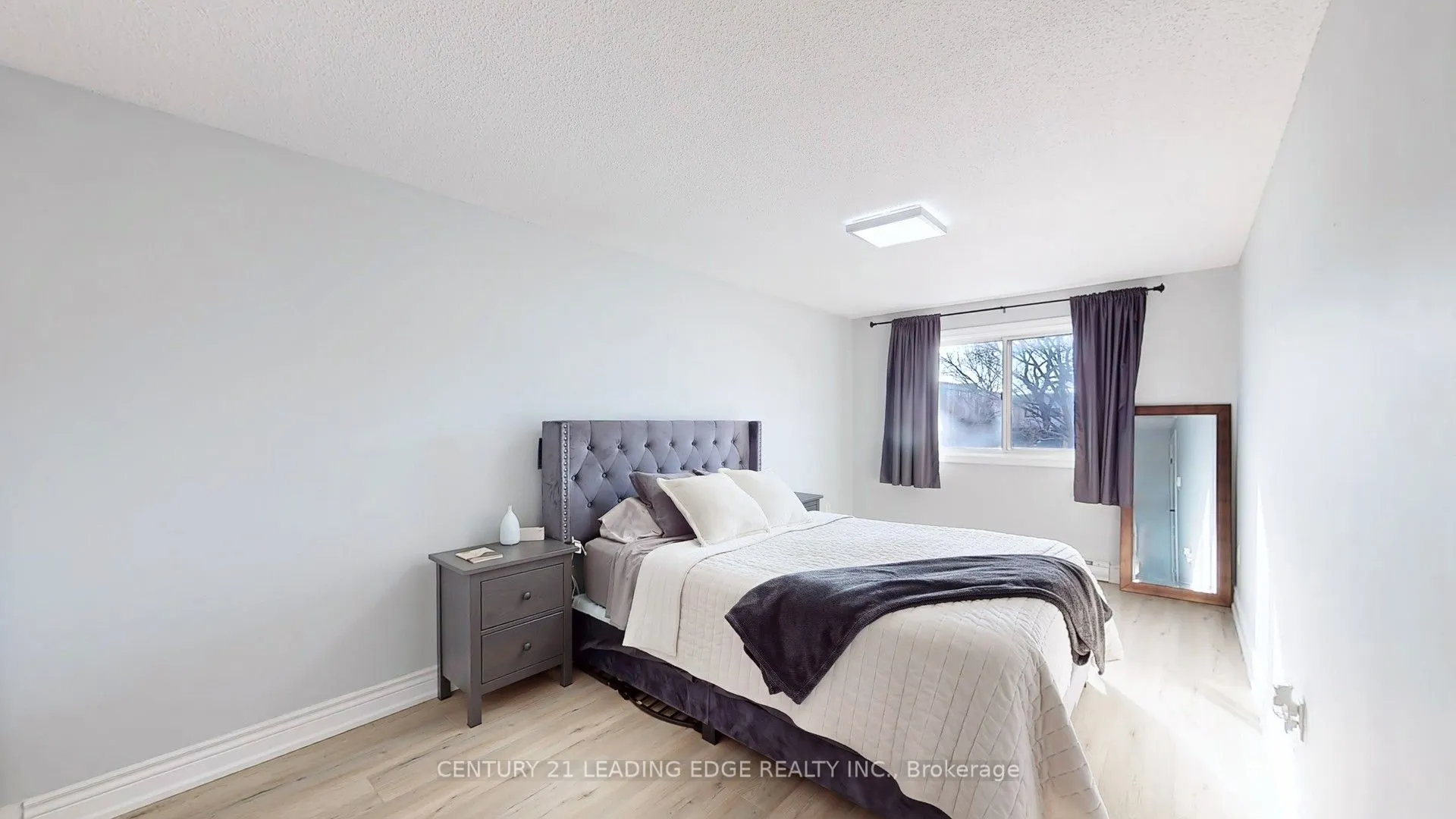 1100 Oxford Street, #118