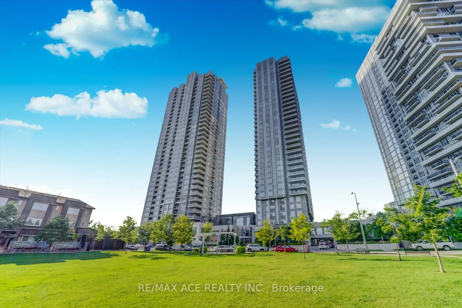 275 Village Green Square, #420