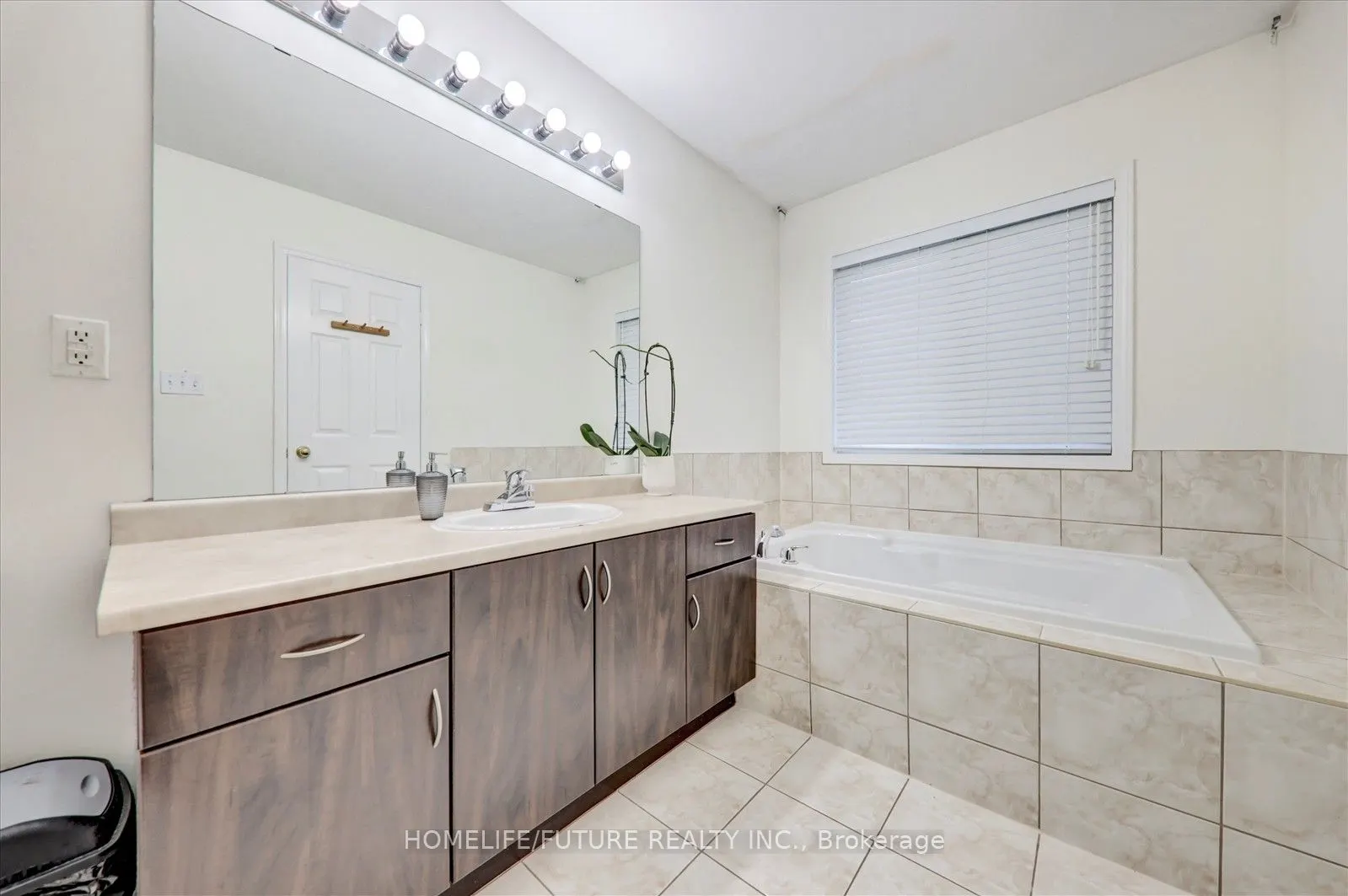 123 Silverwood Circle