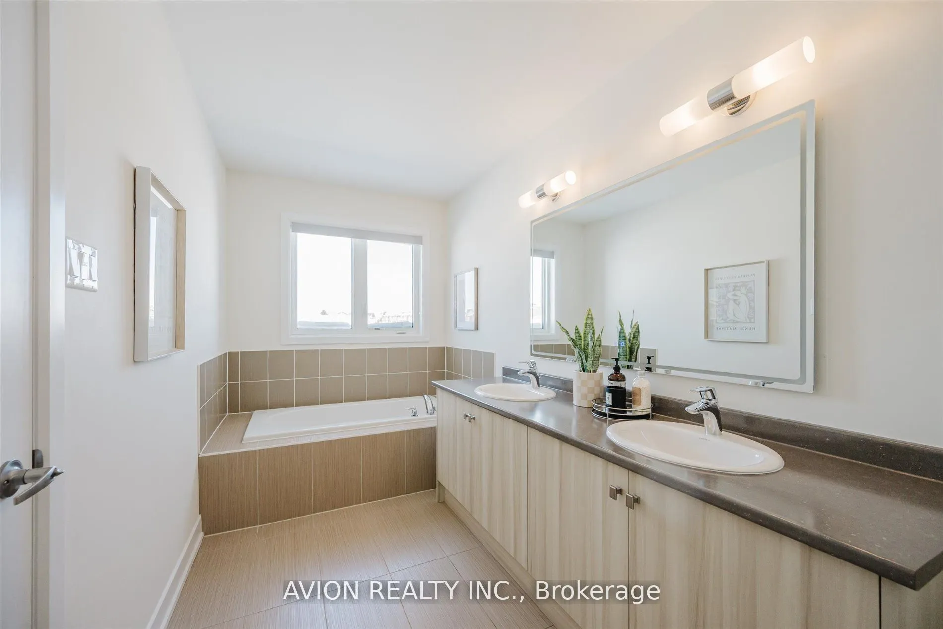 96 Donald Fleming Way N, #124