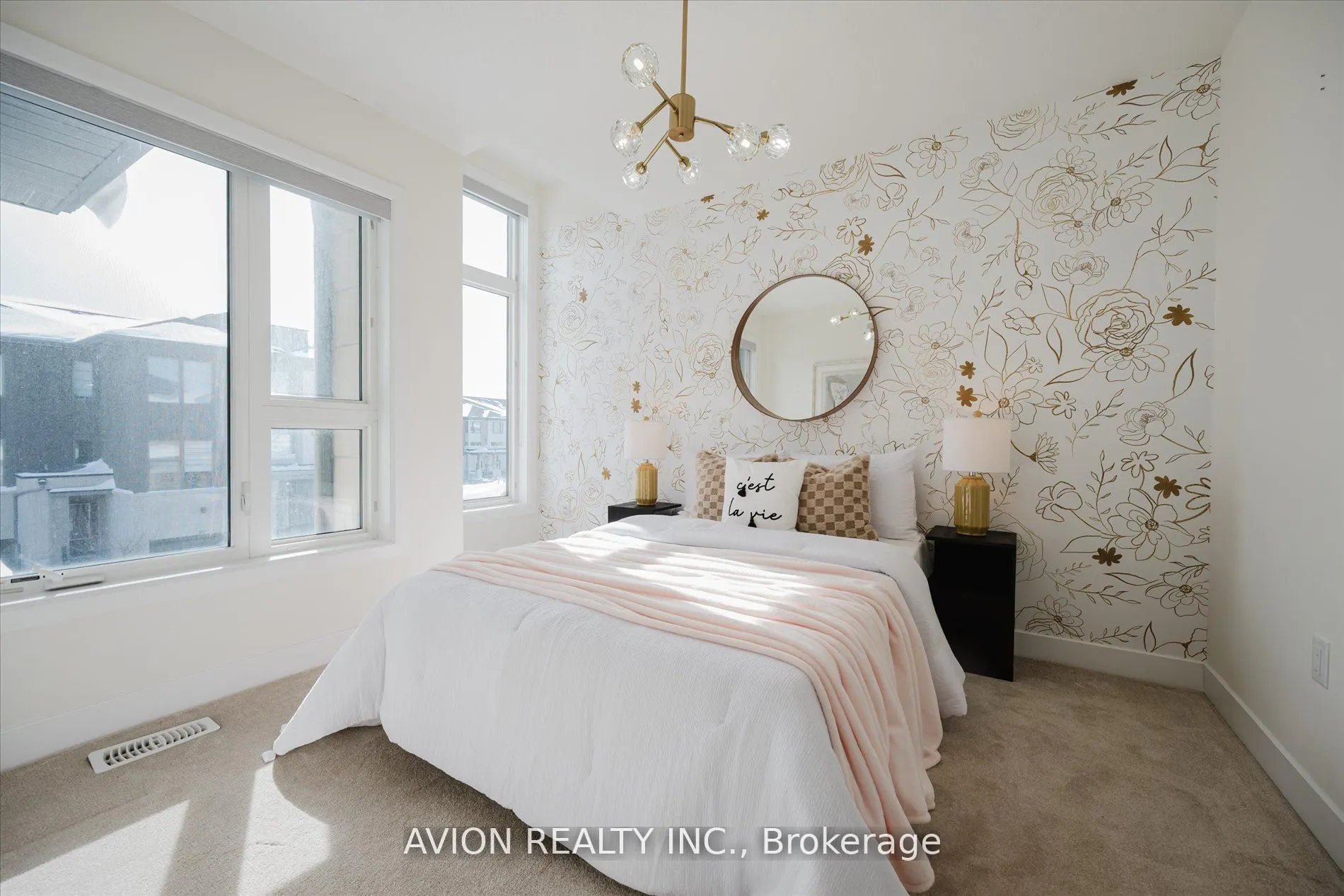 96 Donald Fleming Way N, #124