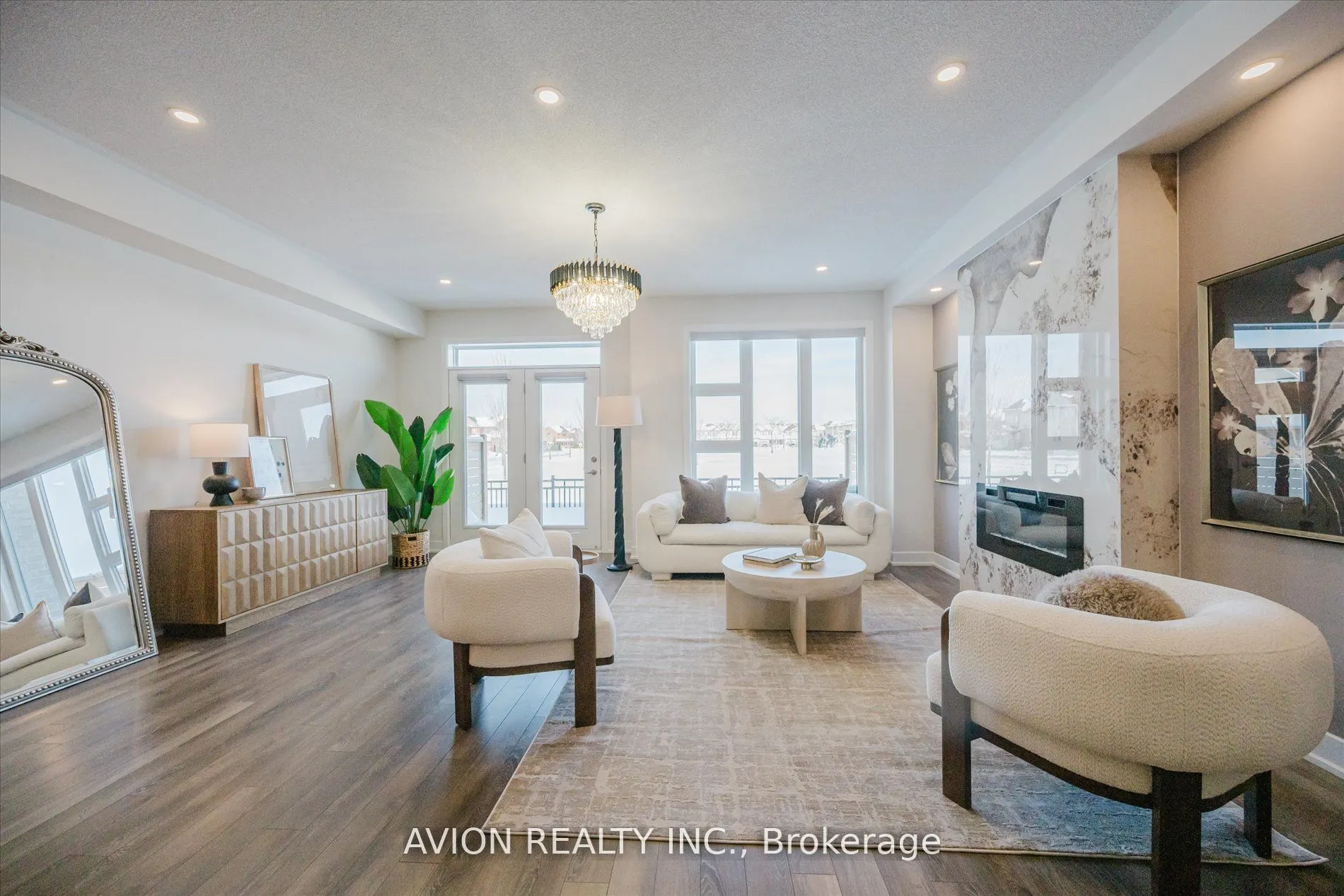 96 Donald Fleming Way N, #124