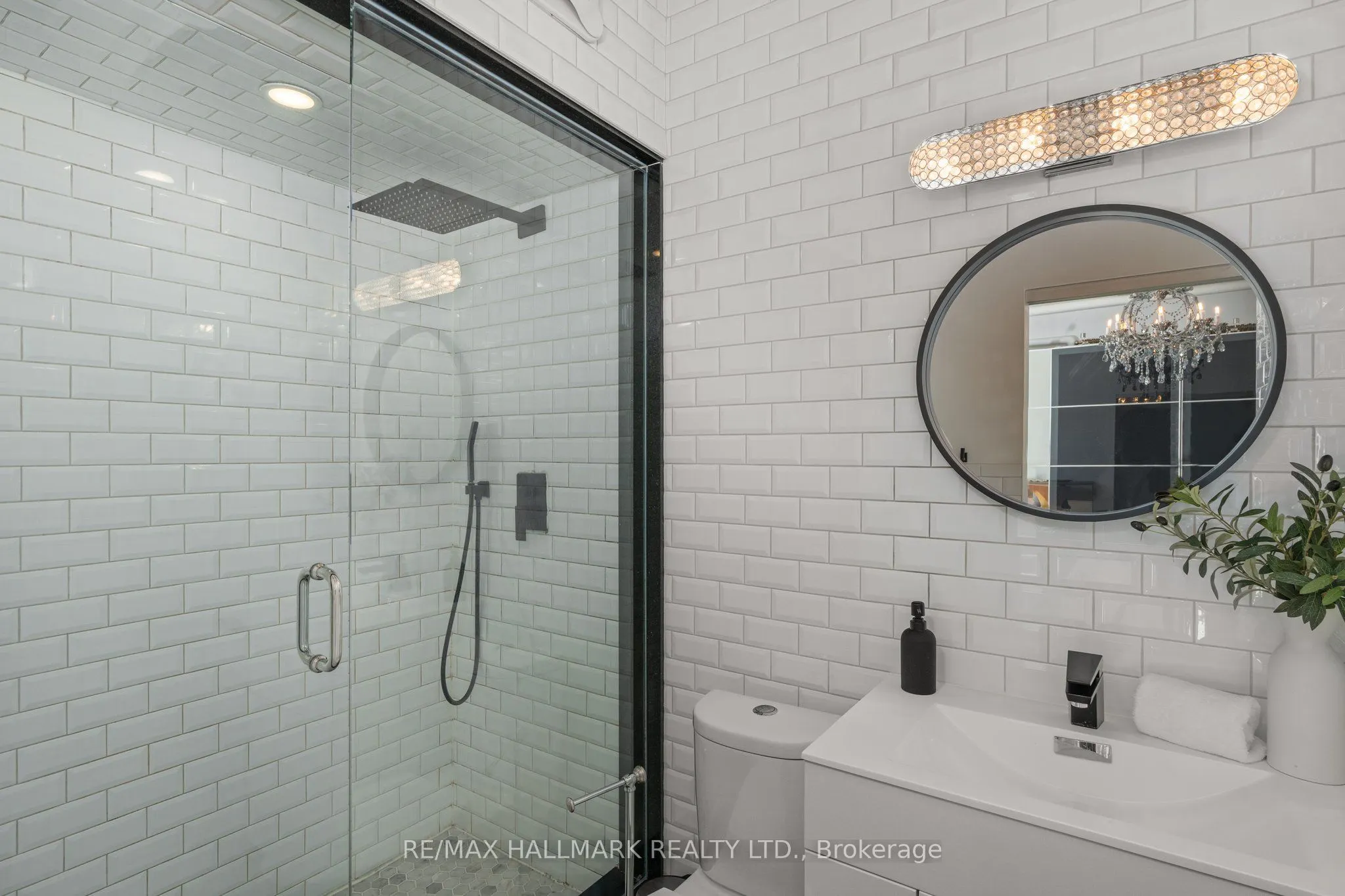 326 Carlaw Avenue, #203