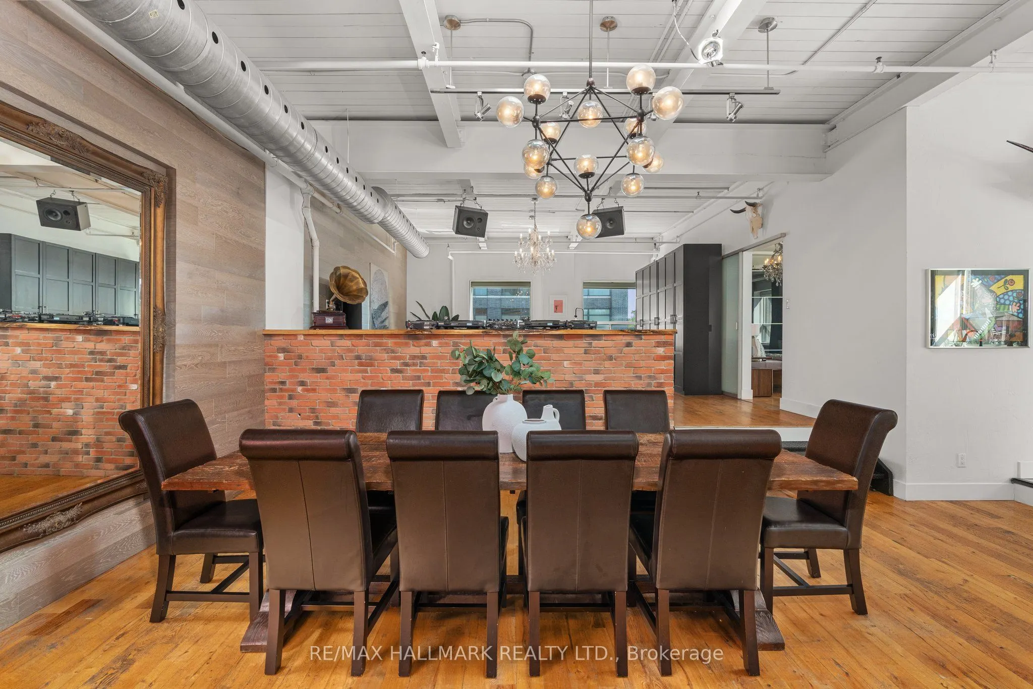 326 Carlaw Avenue, #203