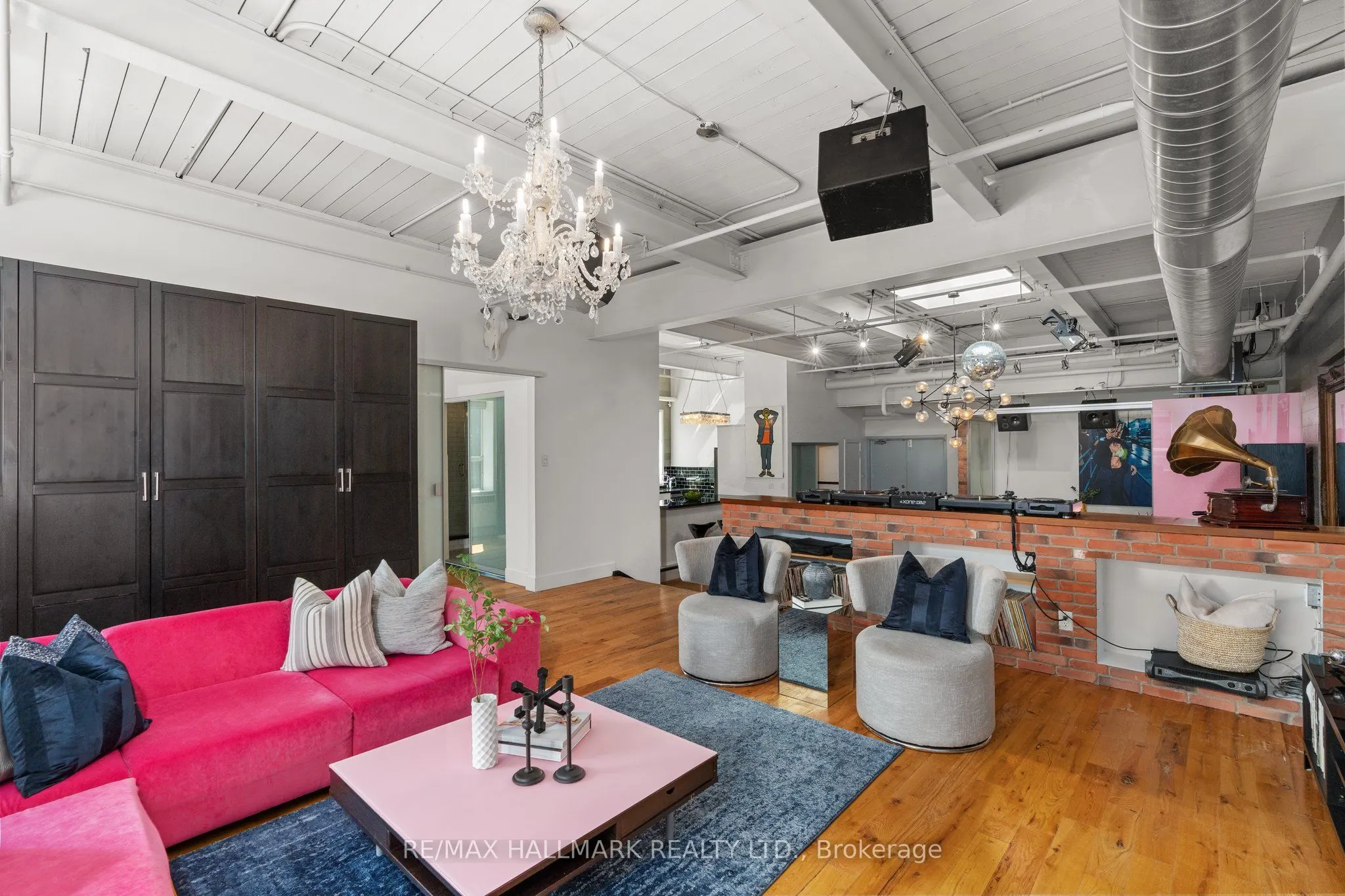 326 Carlaw Avenue, #203
