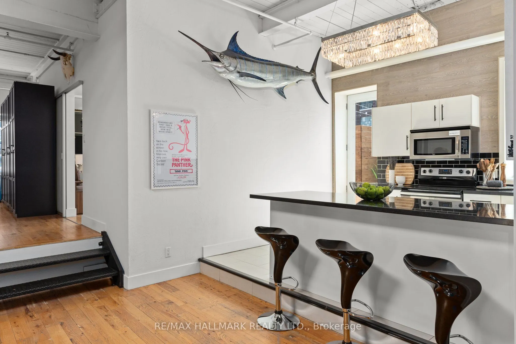326 Carlaw Avenue, #203