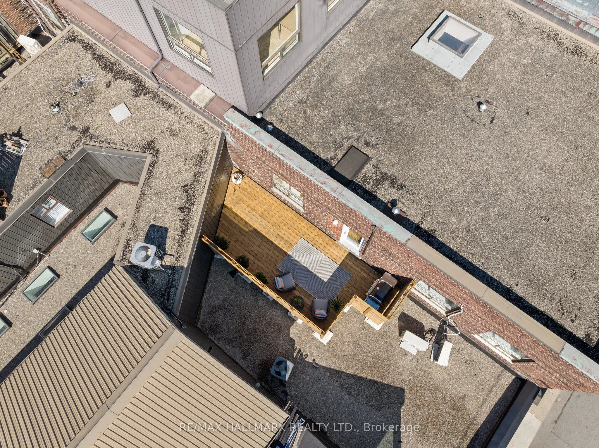 326 Carlaw Avenue, #203