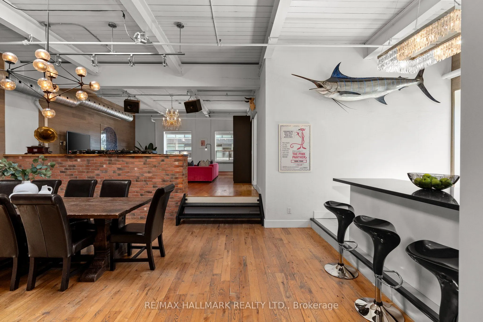 326 Carlaw Avenue, #203