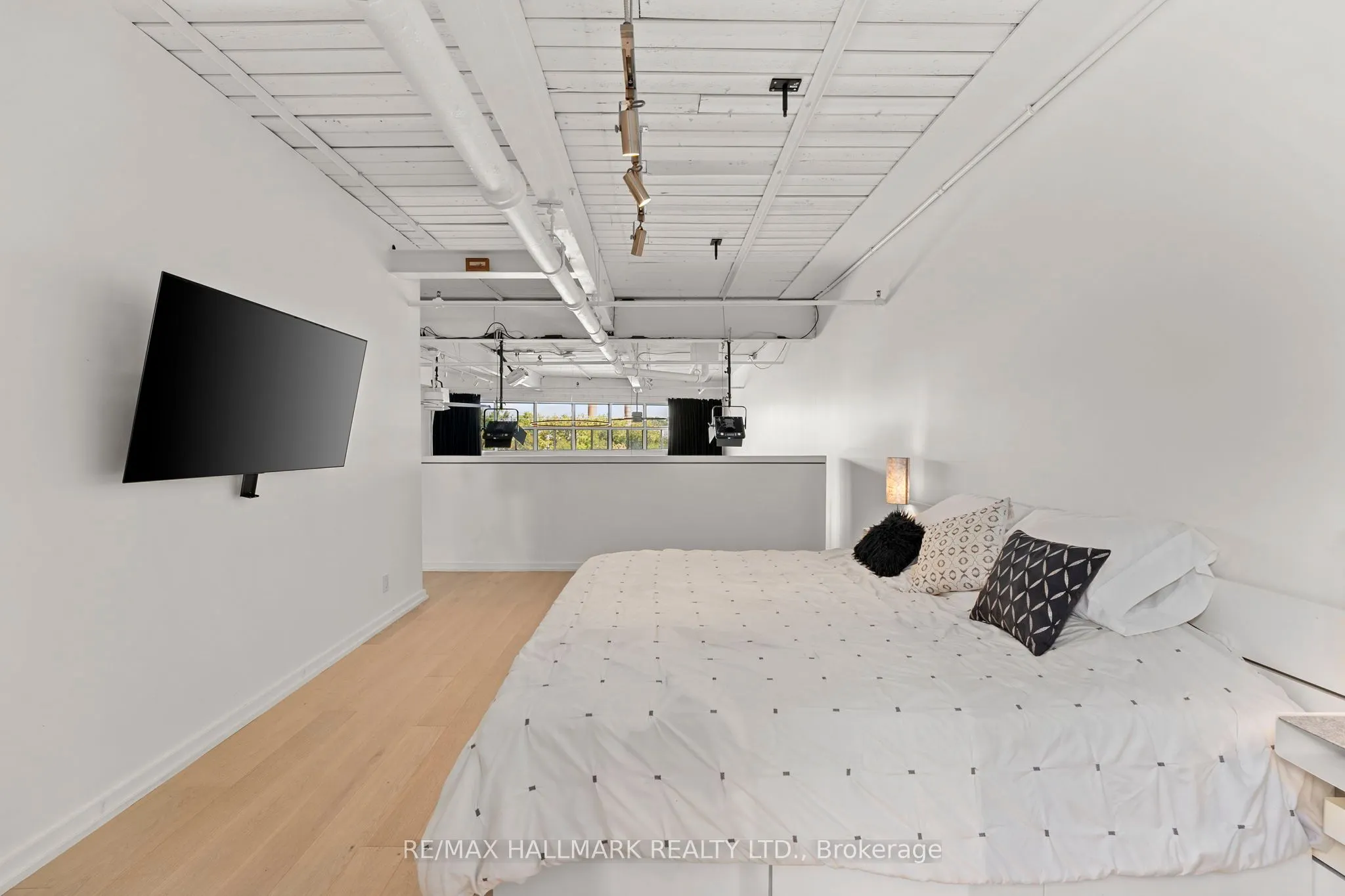 1173 Dundas Street E, #226