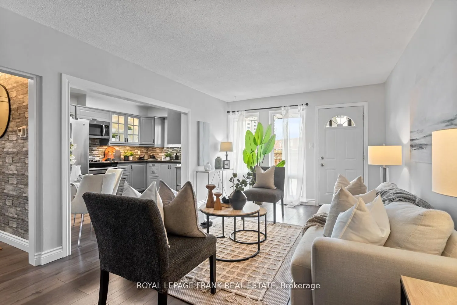 1331 Mary Street N, #17