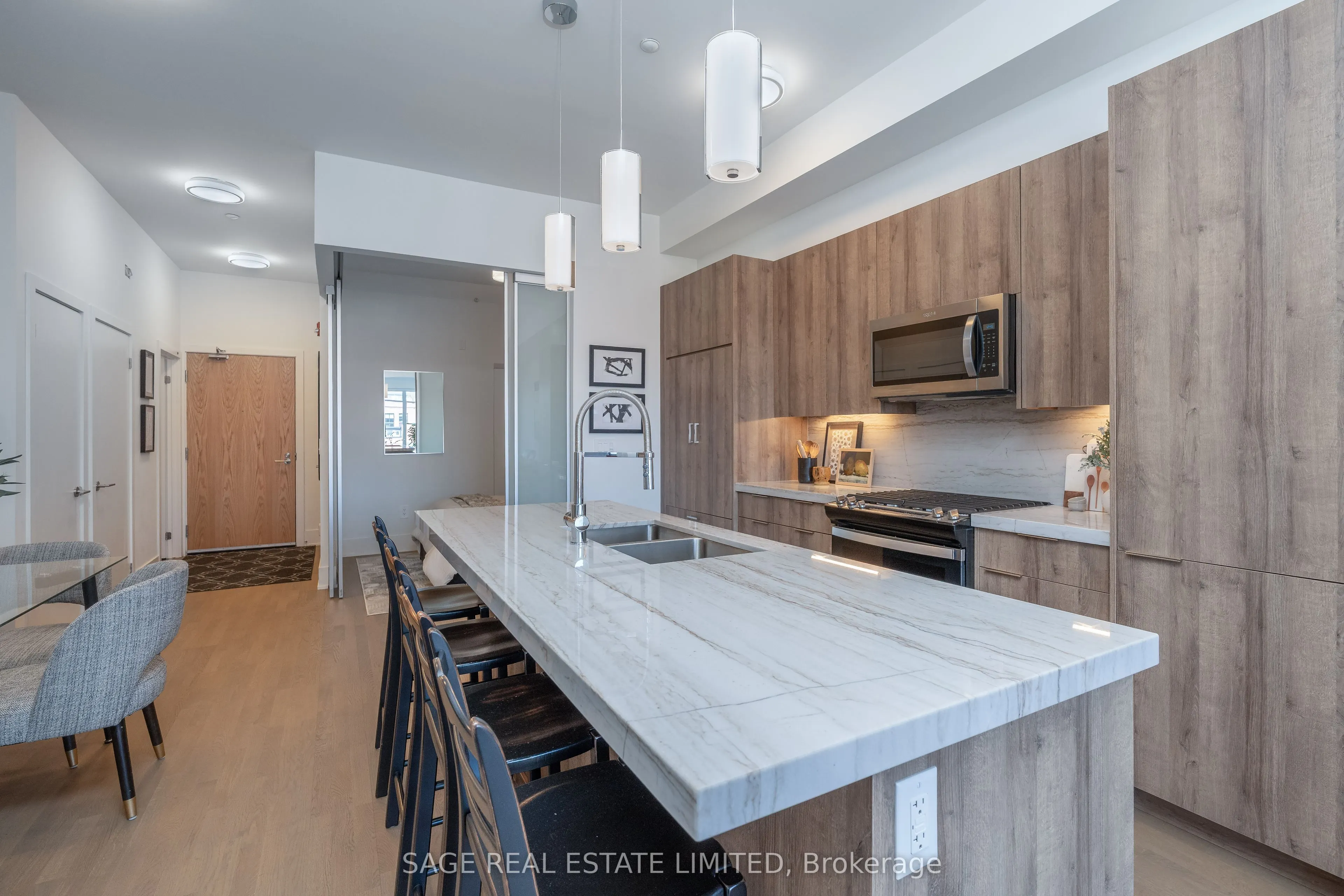 495 Logan Avenue, #405
