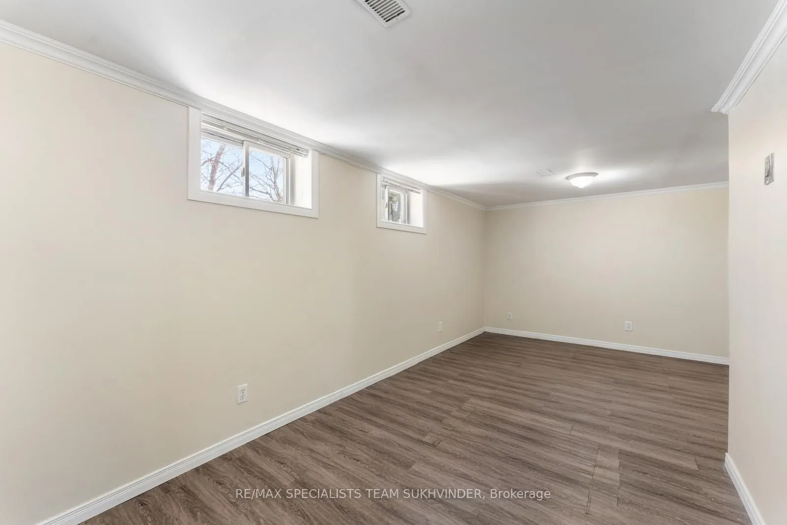 21 White Abbey Park