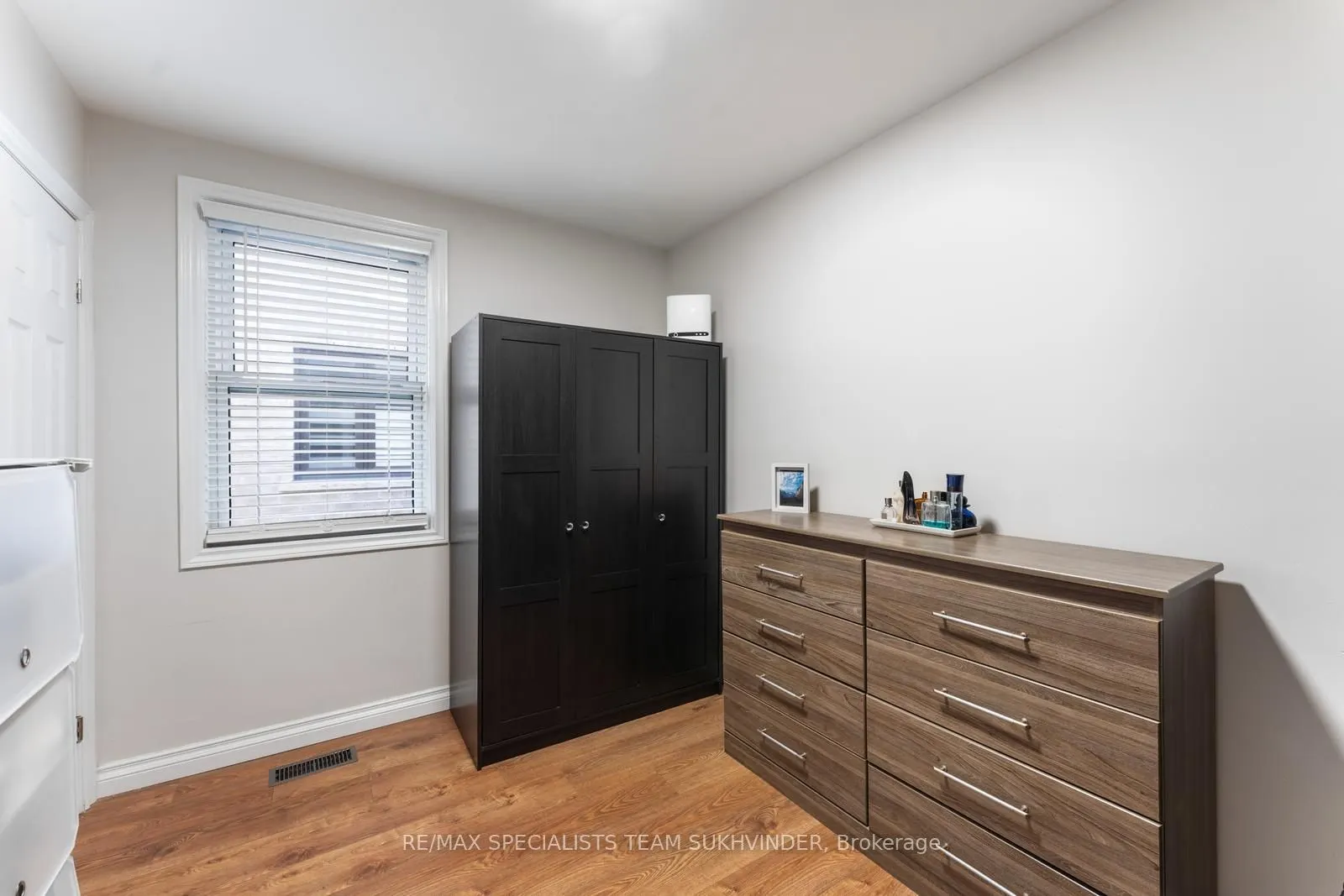 21 White Abbey Park