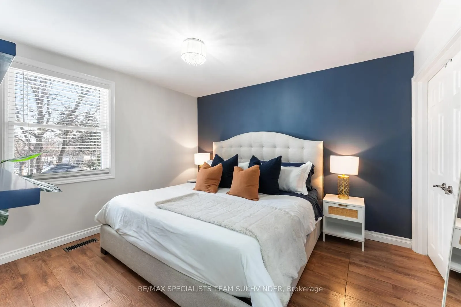 21 White Abbey Park