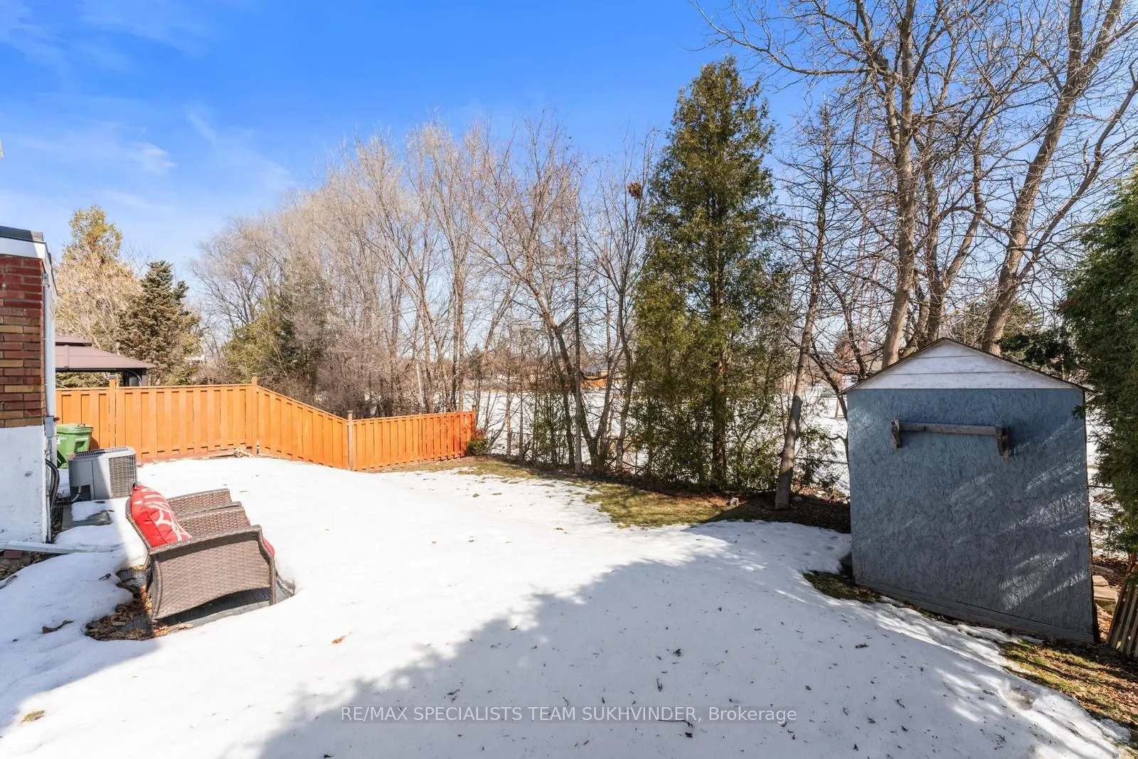 21 White Abbey Park