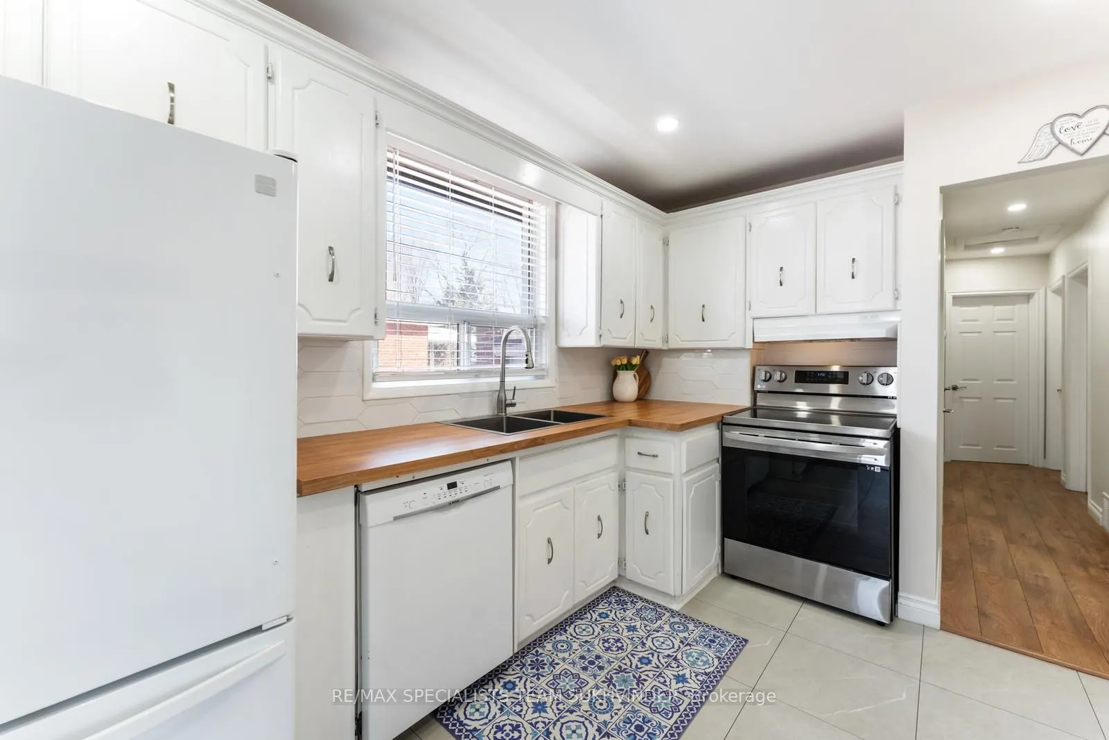 21 White Abbey Park