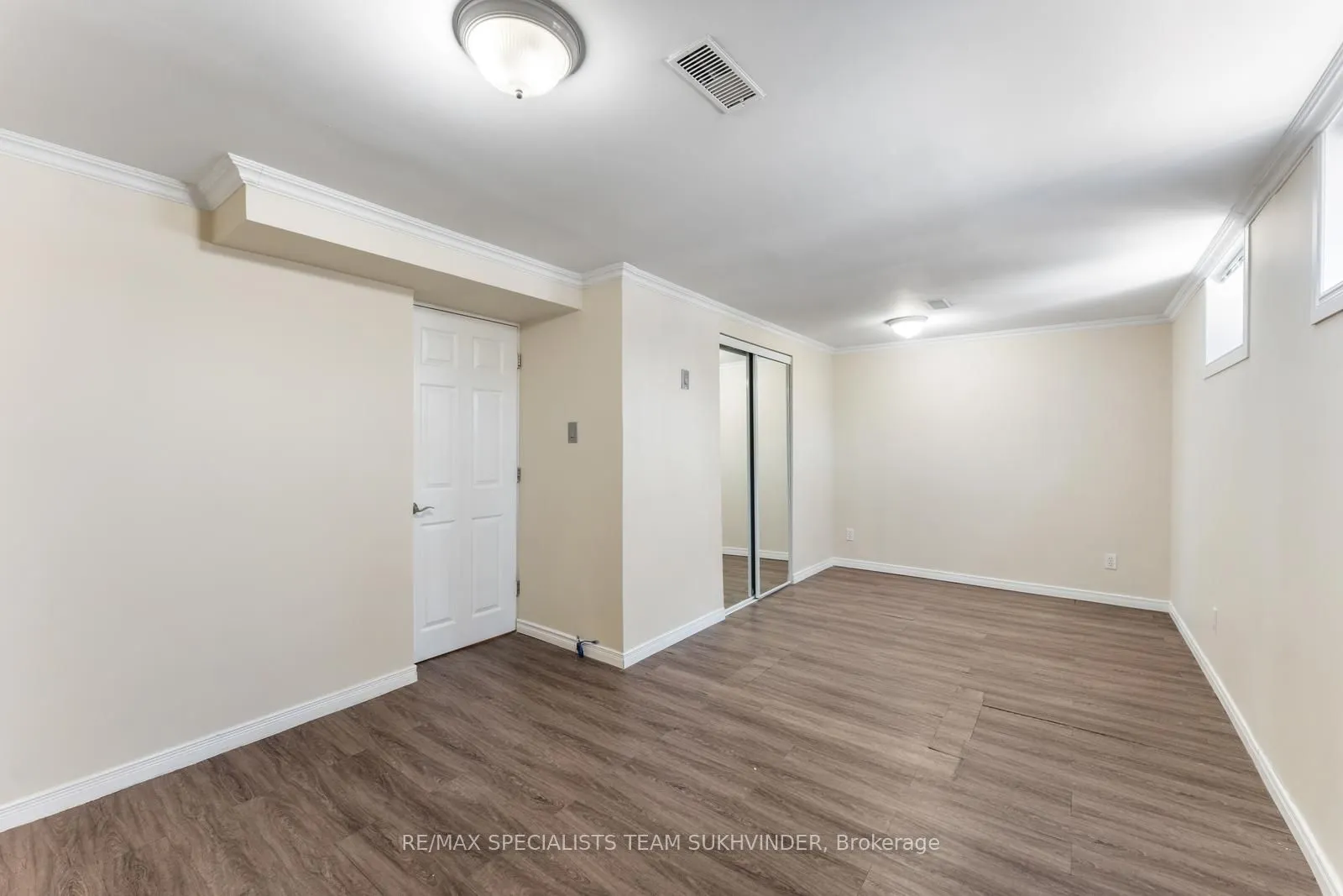 21 White Abbey Park