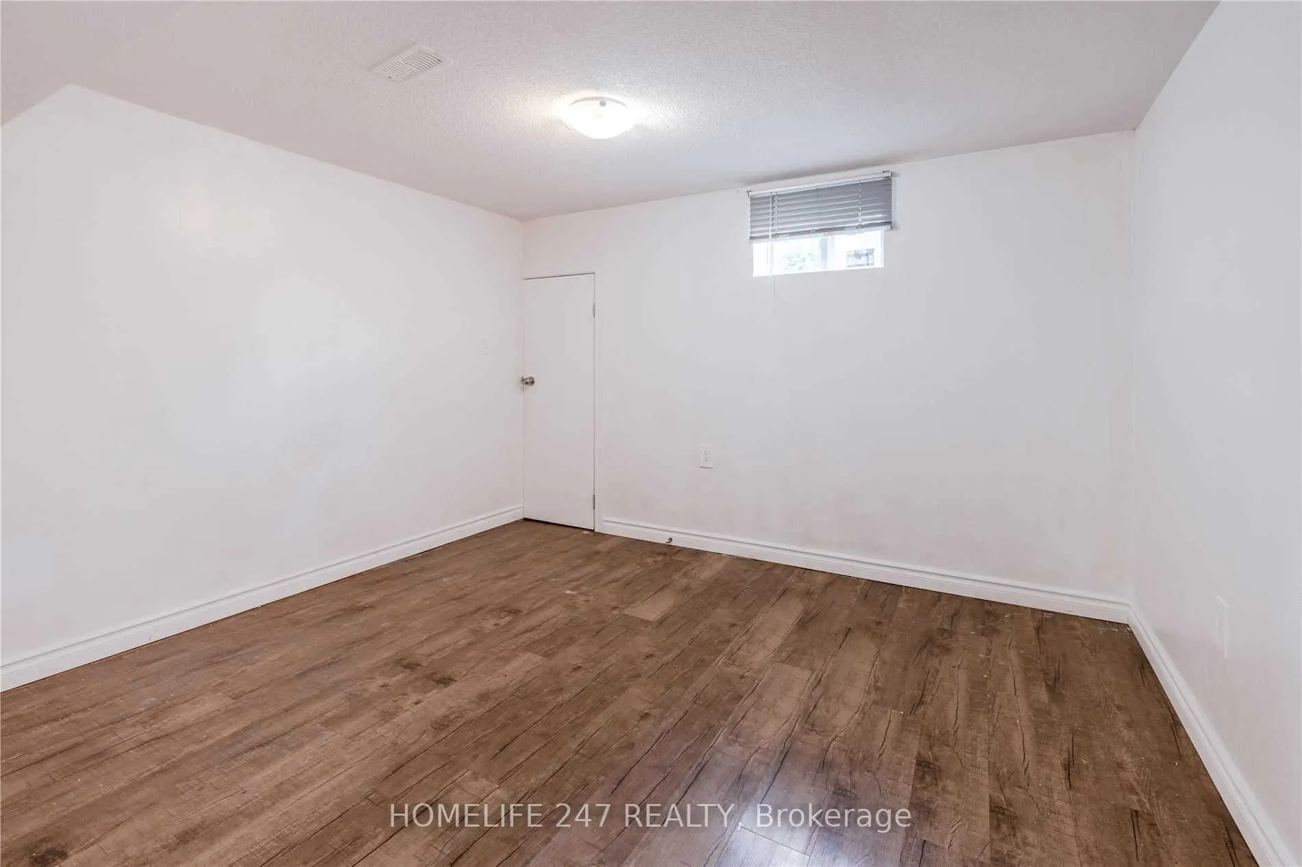 32 Tremely Crescent, #BSMT