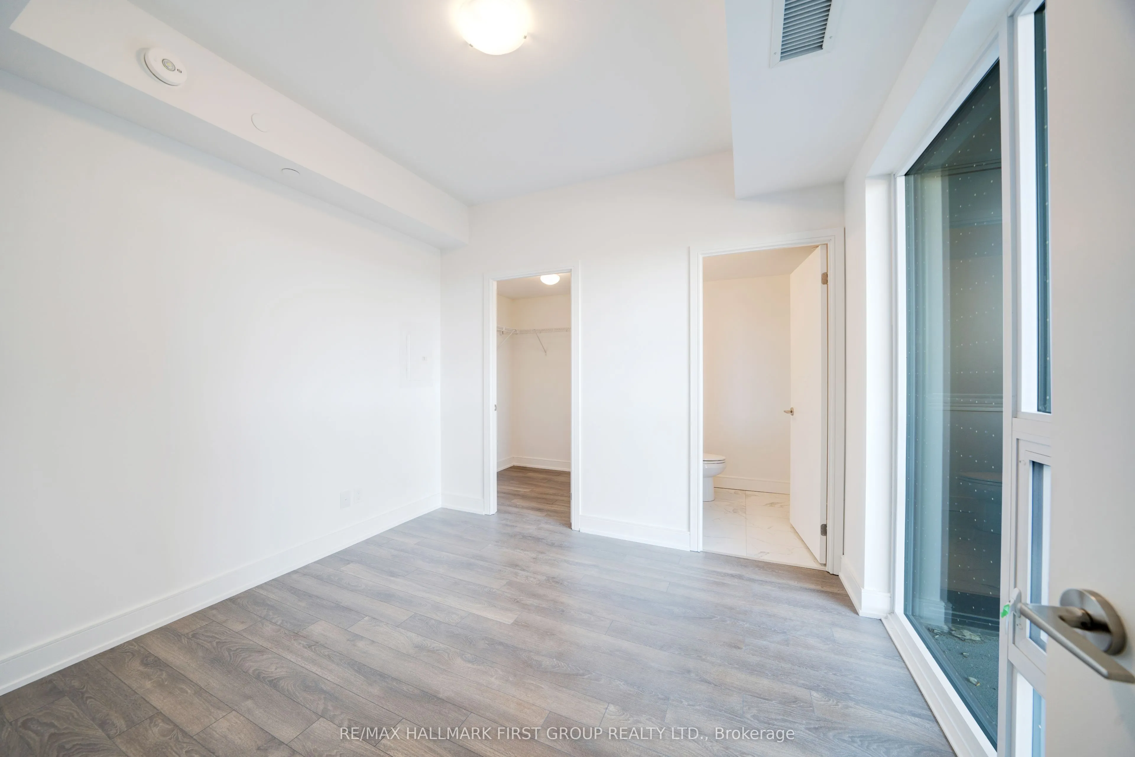 1350 Ellesmere Road, #301