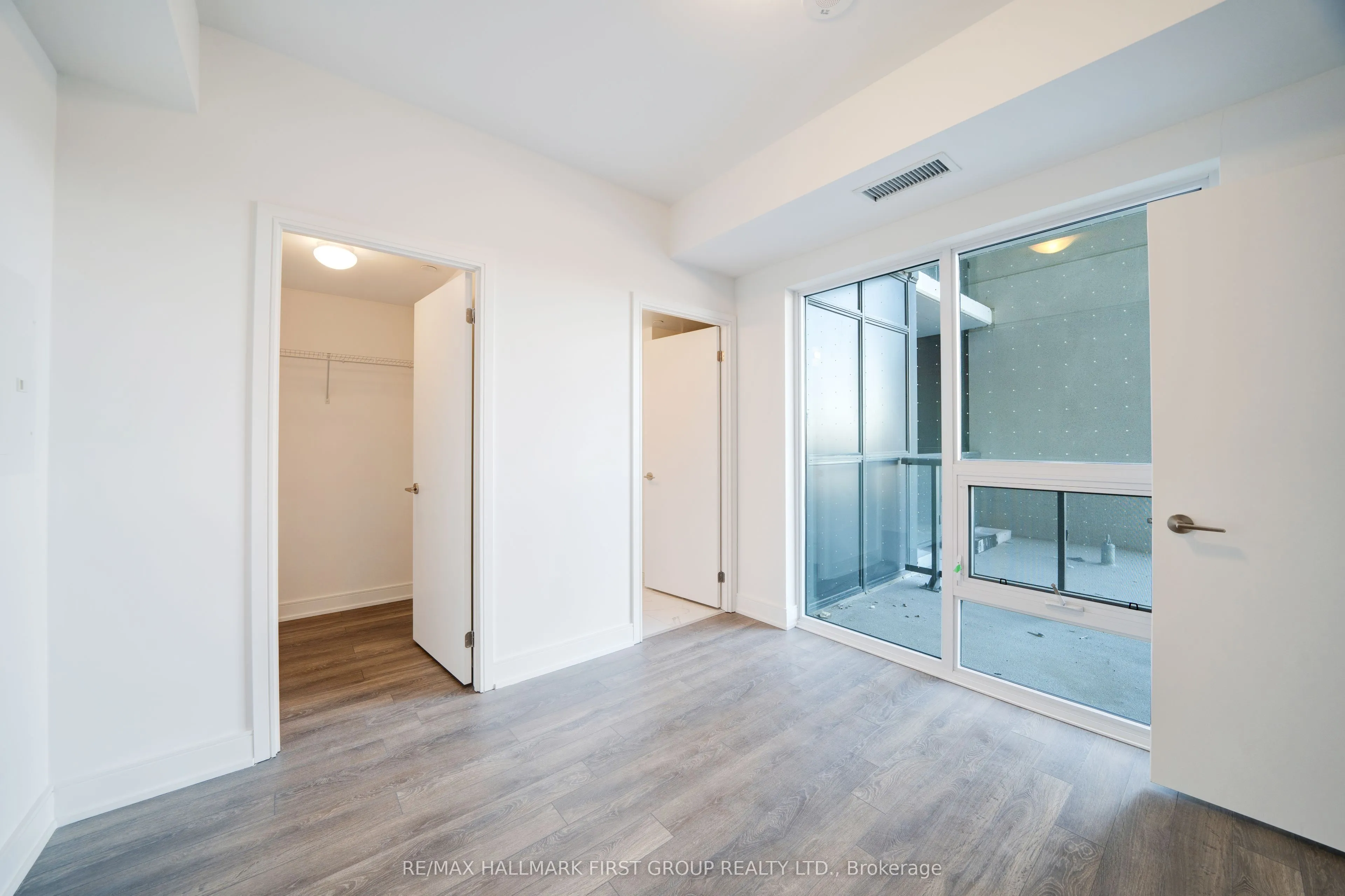 1350 Ellesmere Road, #301