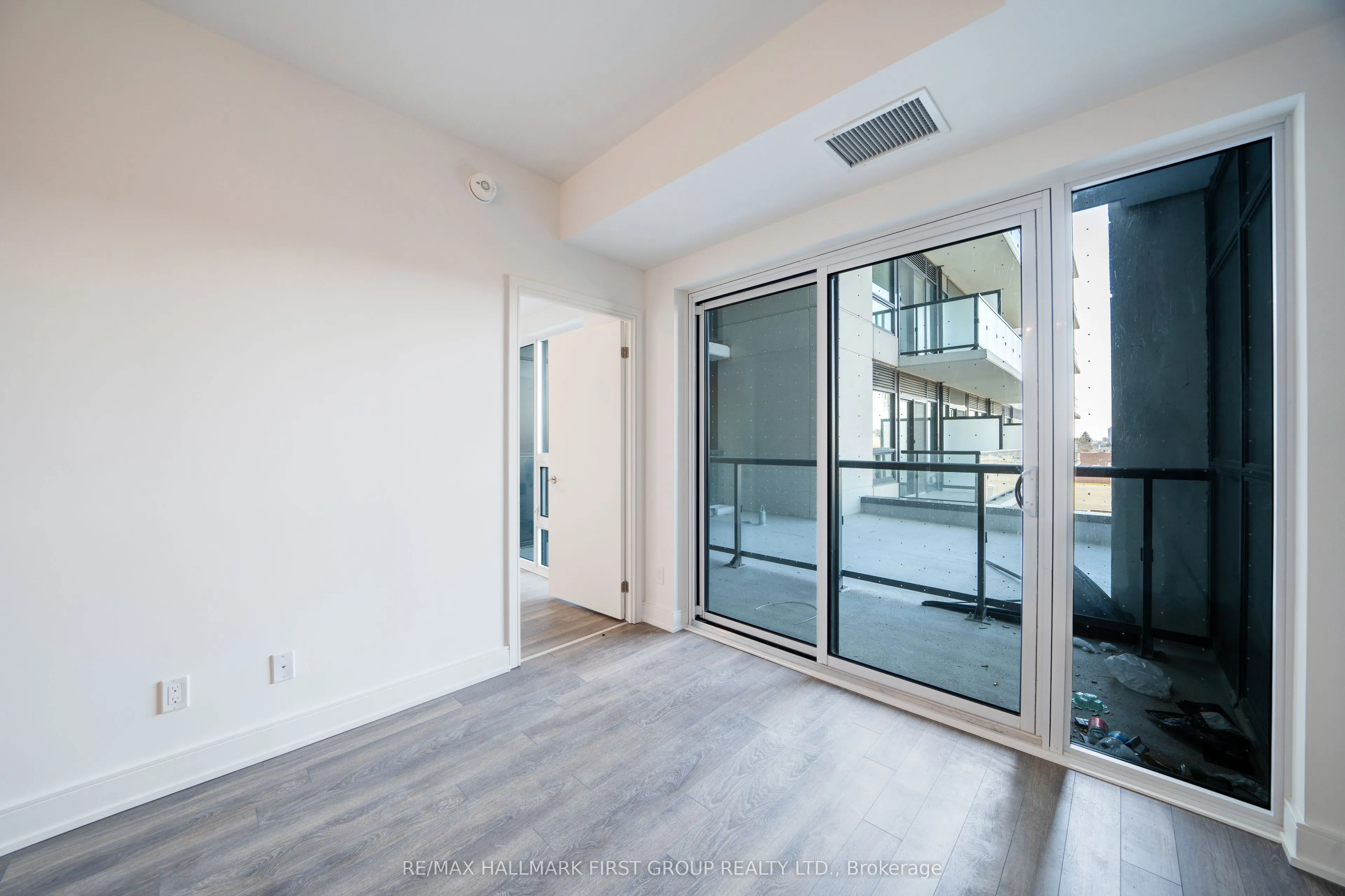 1350 Ellesmere Road, #301