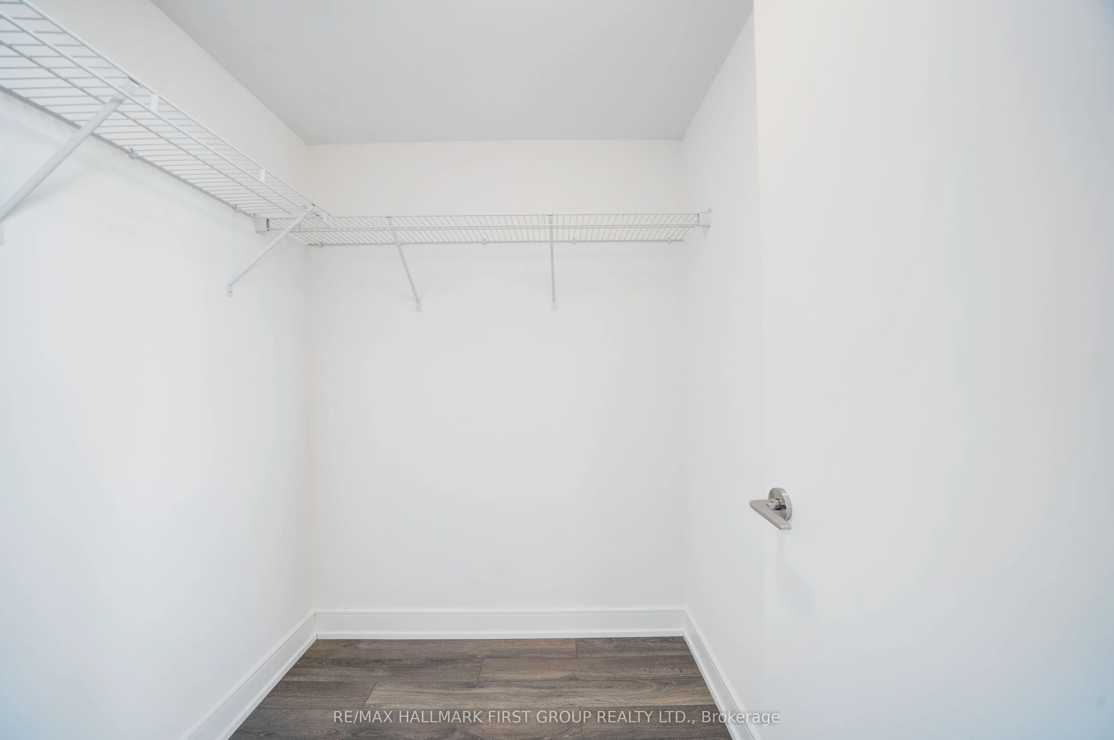 1350 Ellesmere Road, #301