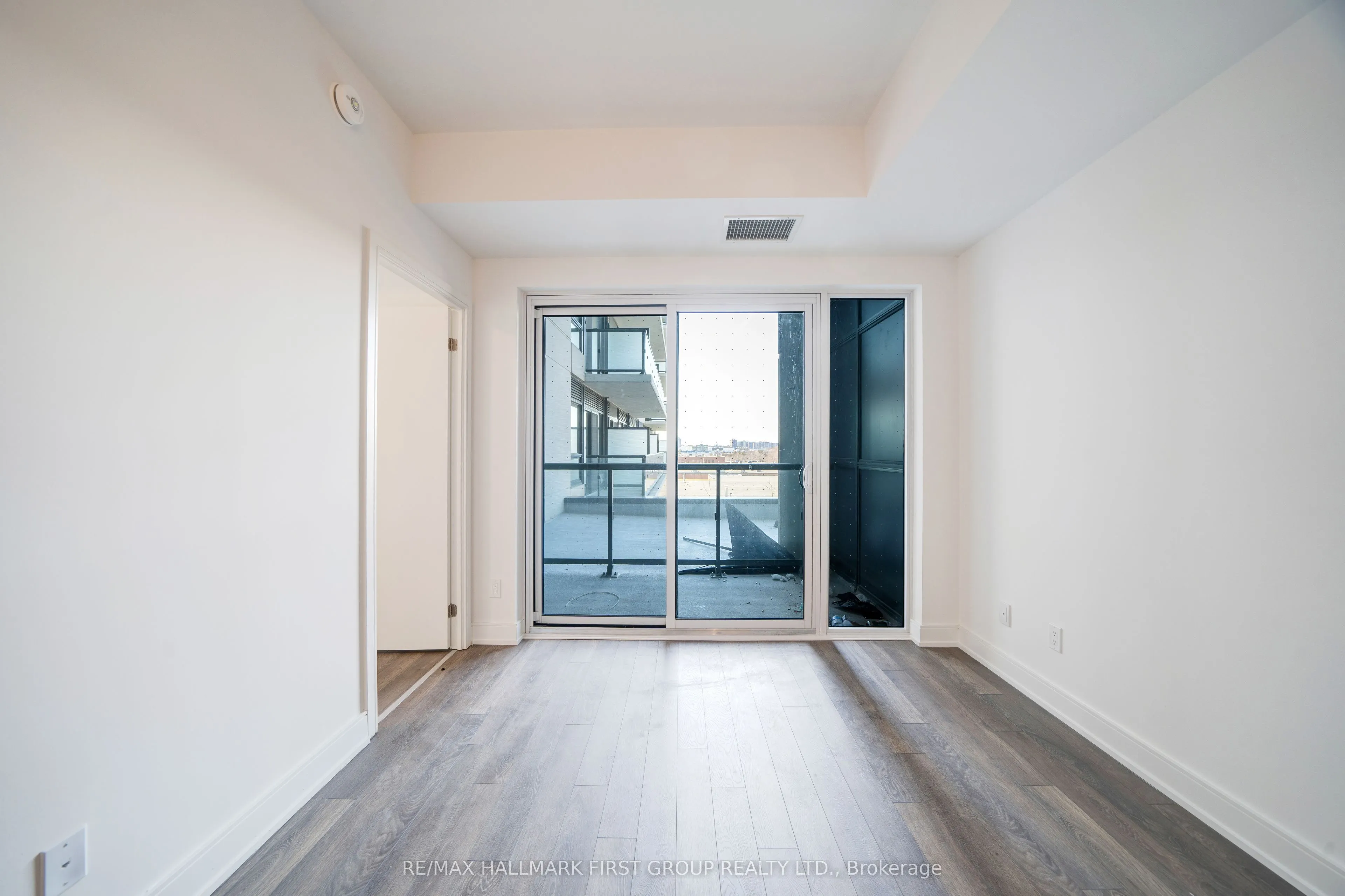 1350 Ellesmere Road, #301