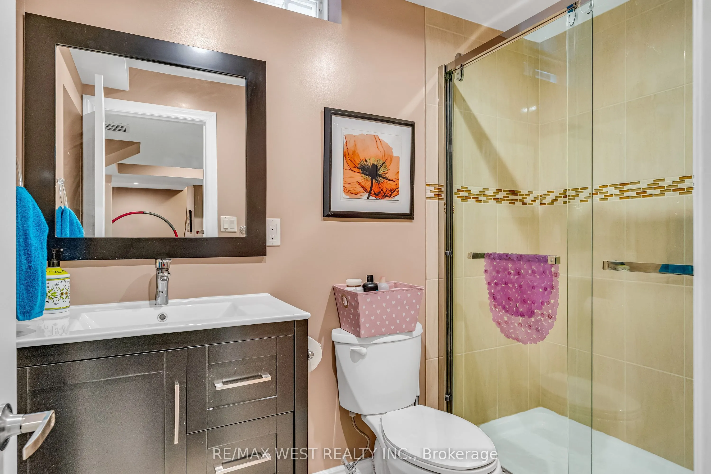 8 Lampman Drive