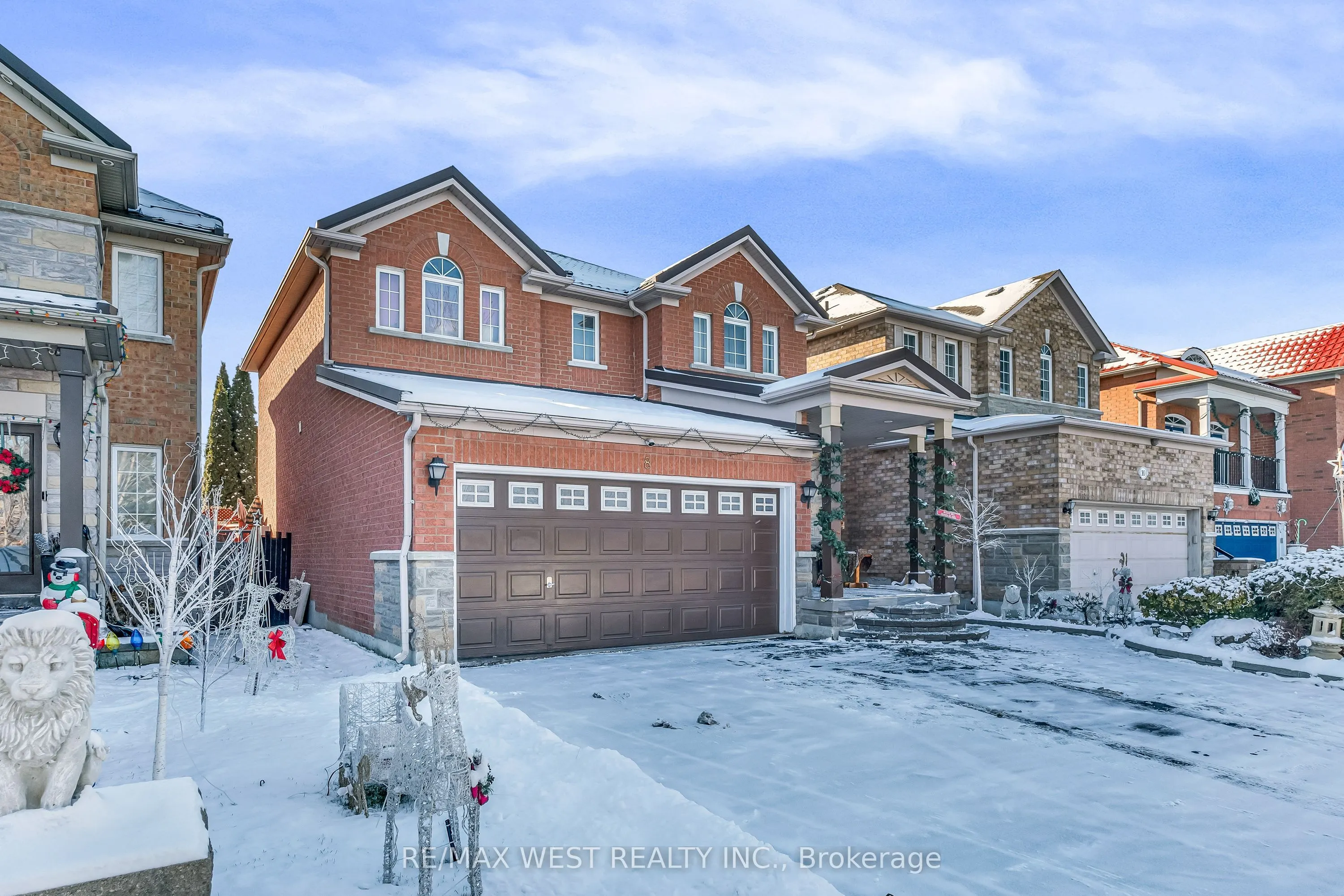 8 Lampman Drive