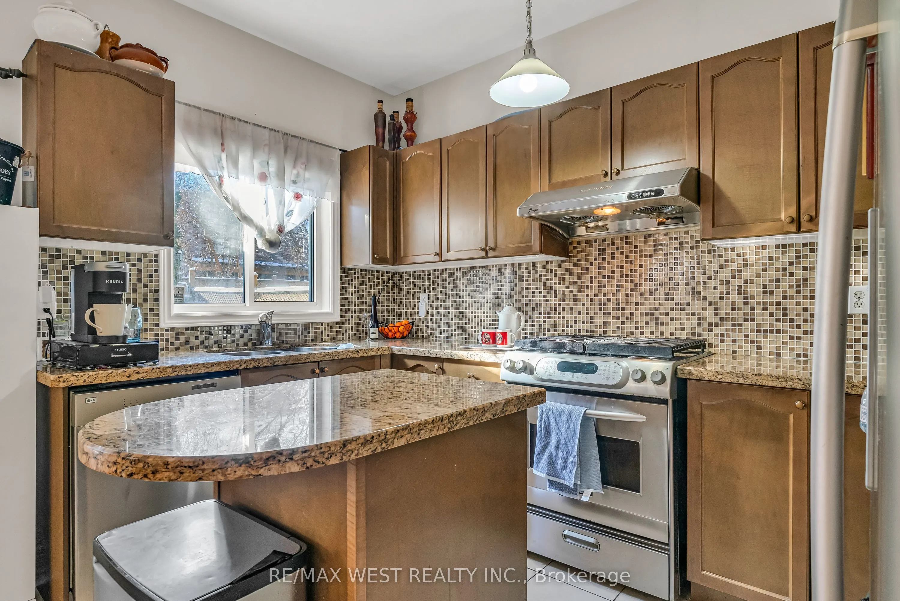 8 Lampman Drive