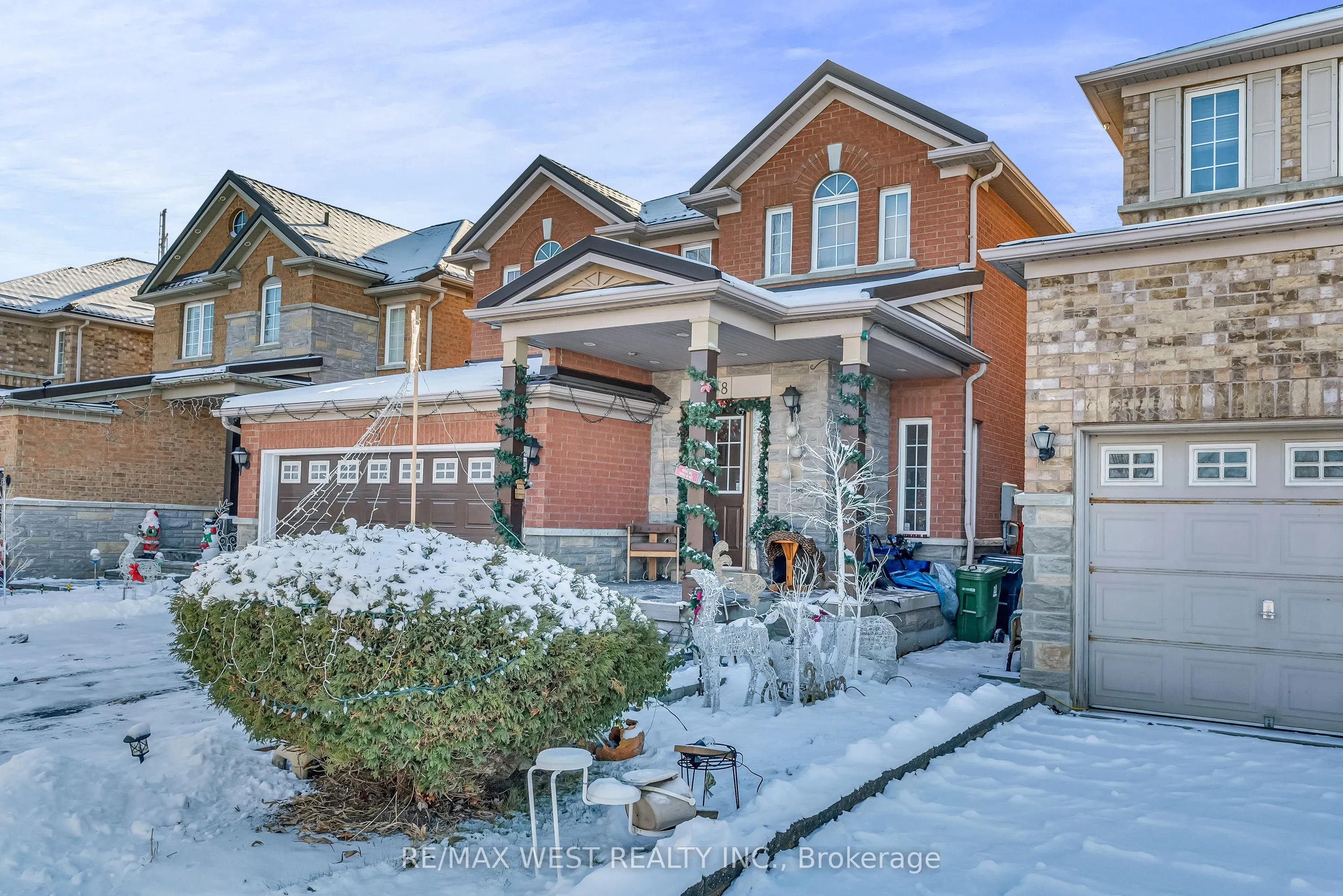 8 Lampman Drive