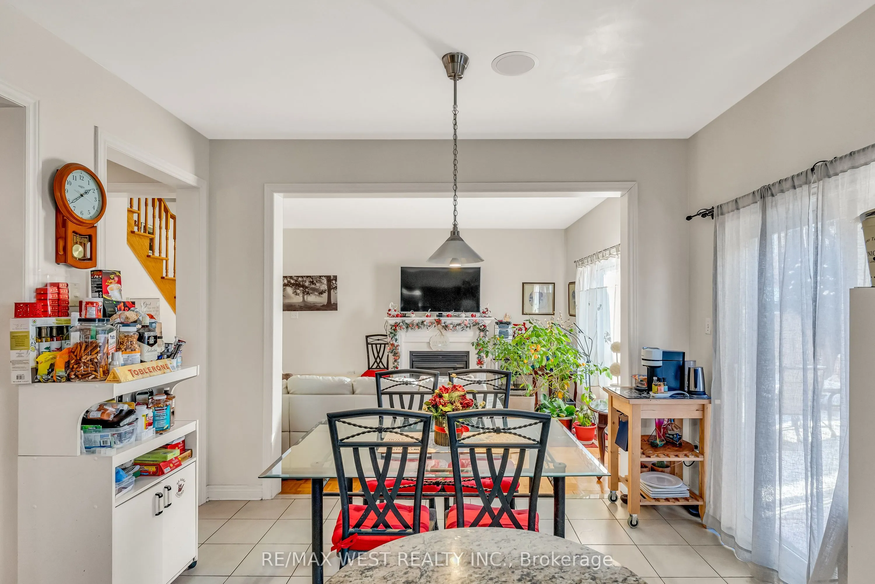 8 Lampman Drive