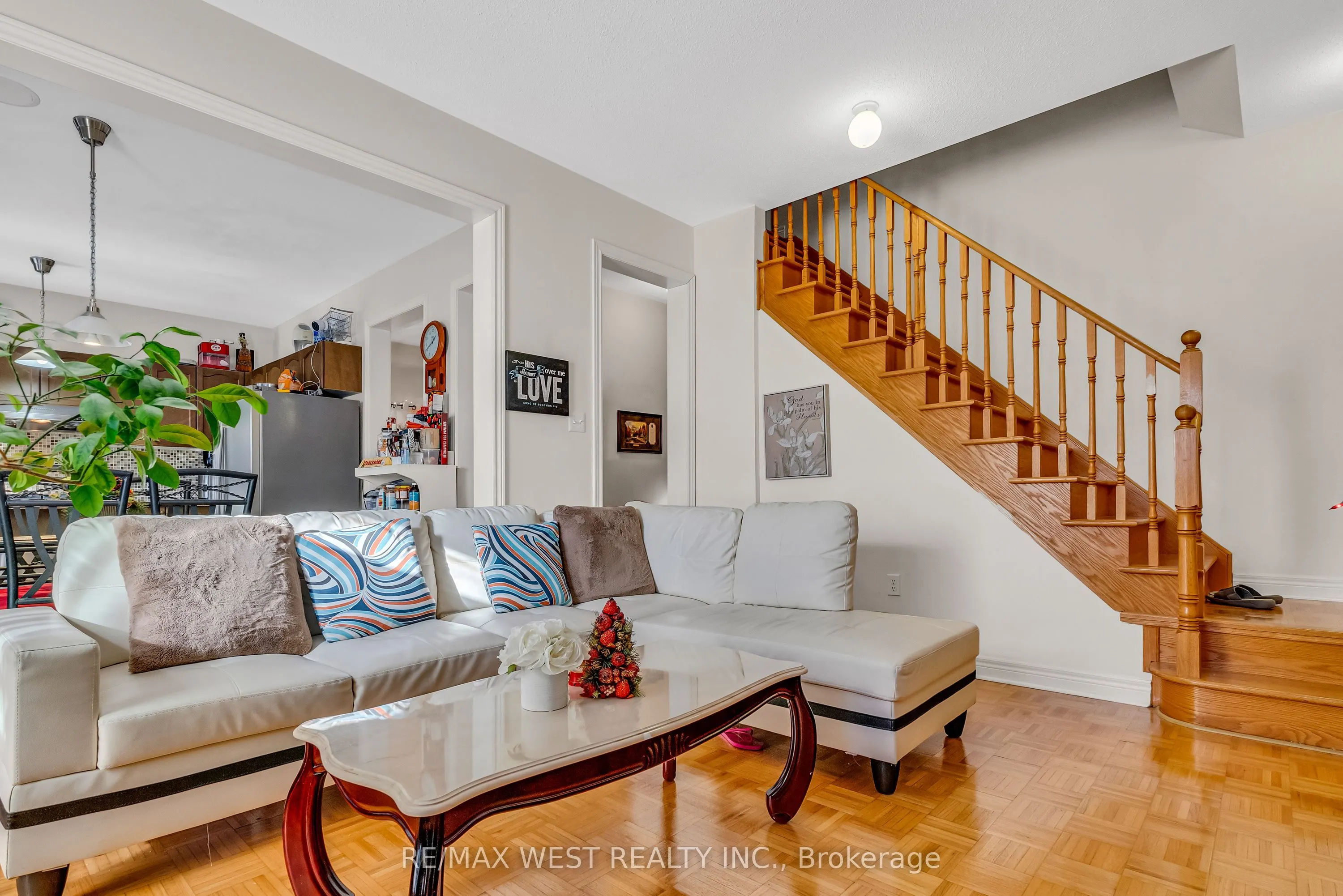 8 Lampman Drive