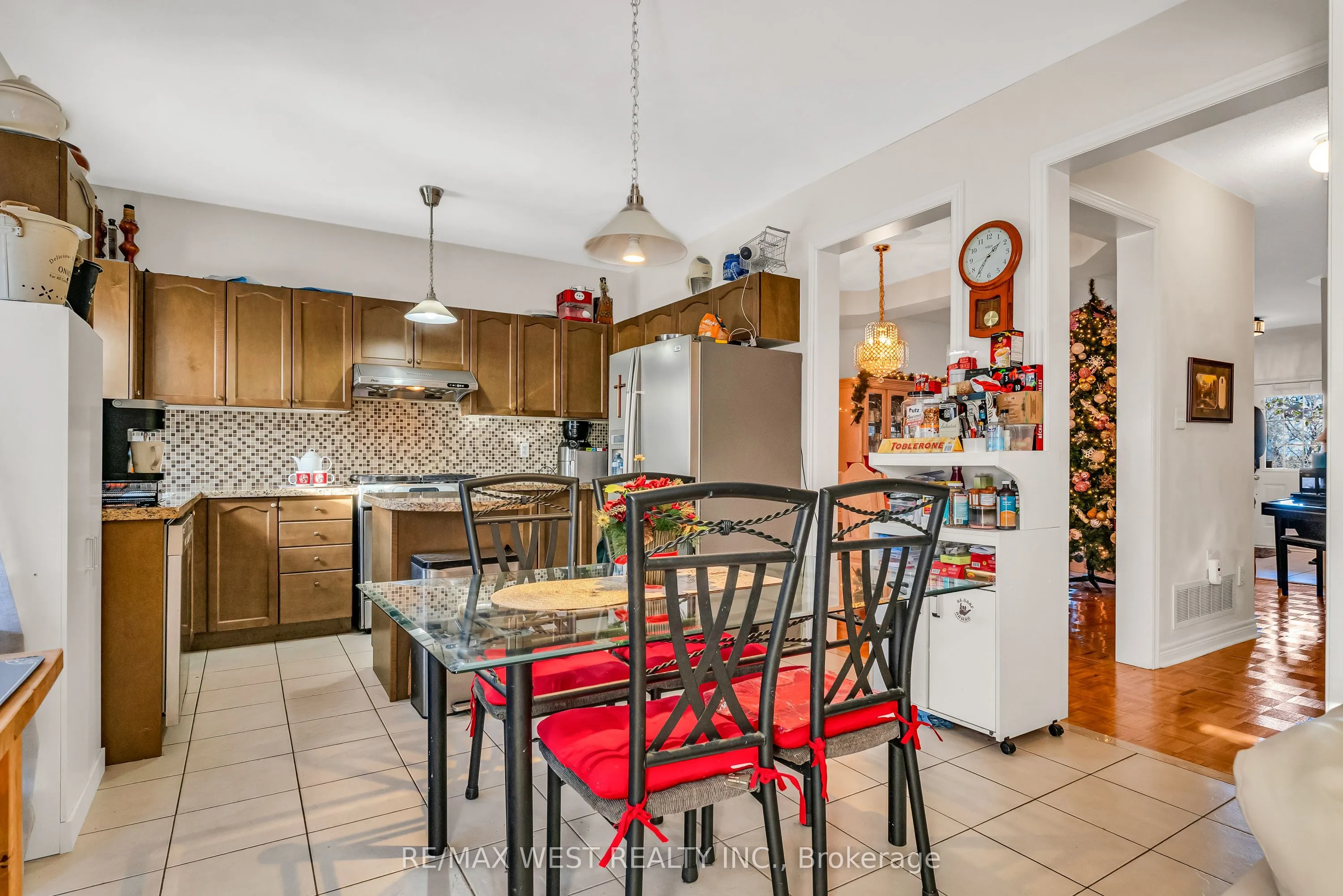 8 Lampman Drive