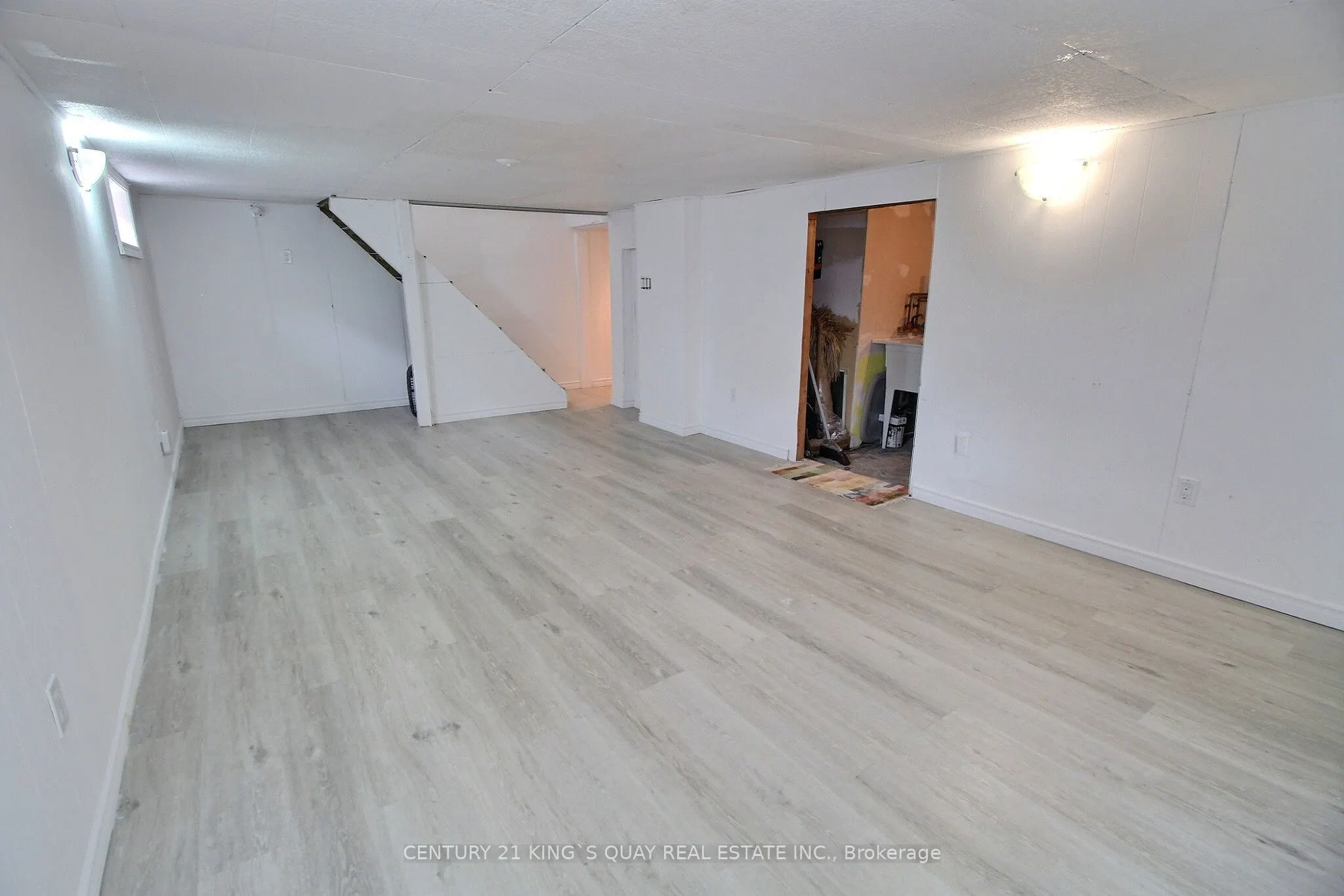 211 Park Road S