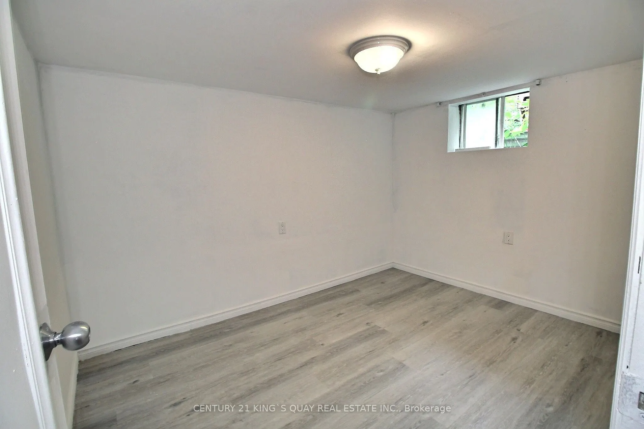 211 Park Road S