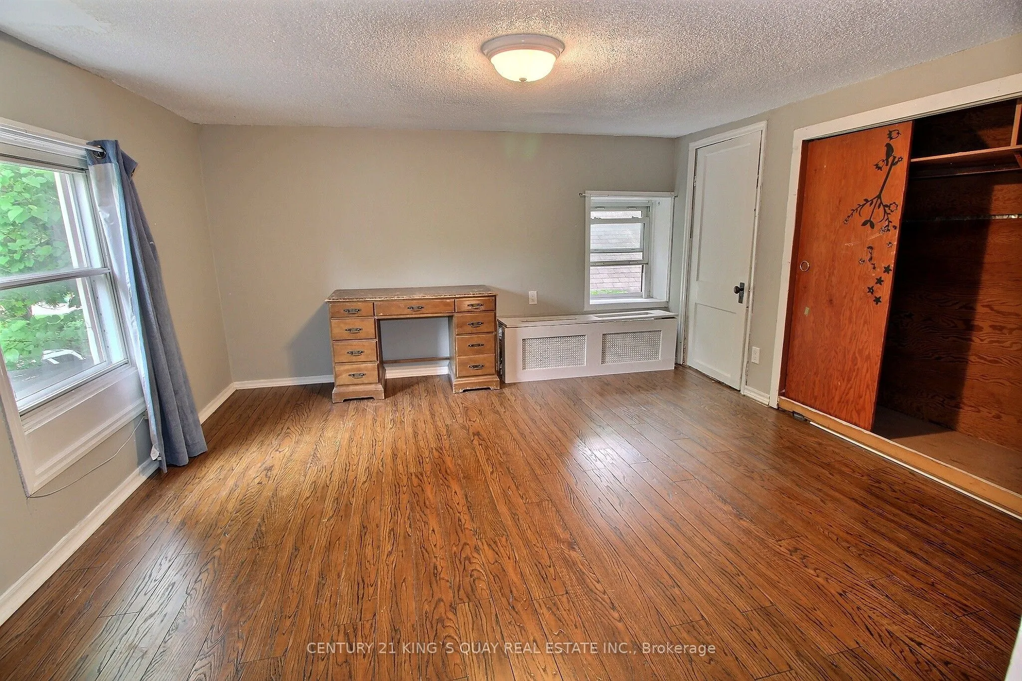 211 Park Road S