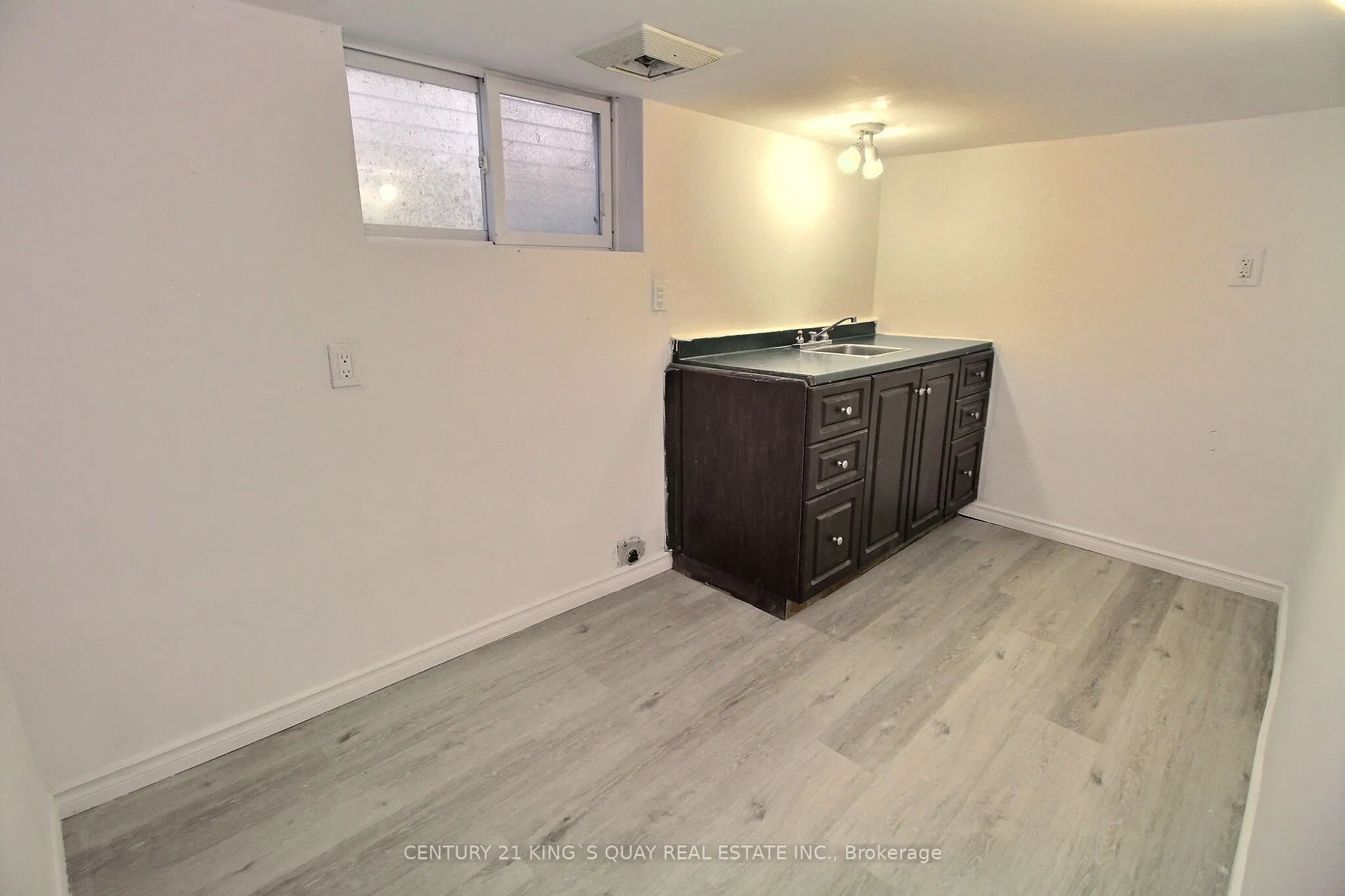 211 Park Road S