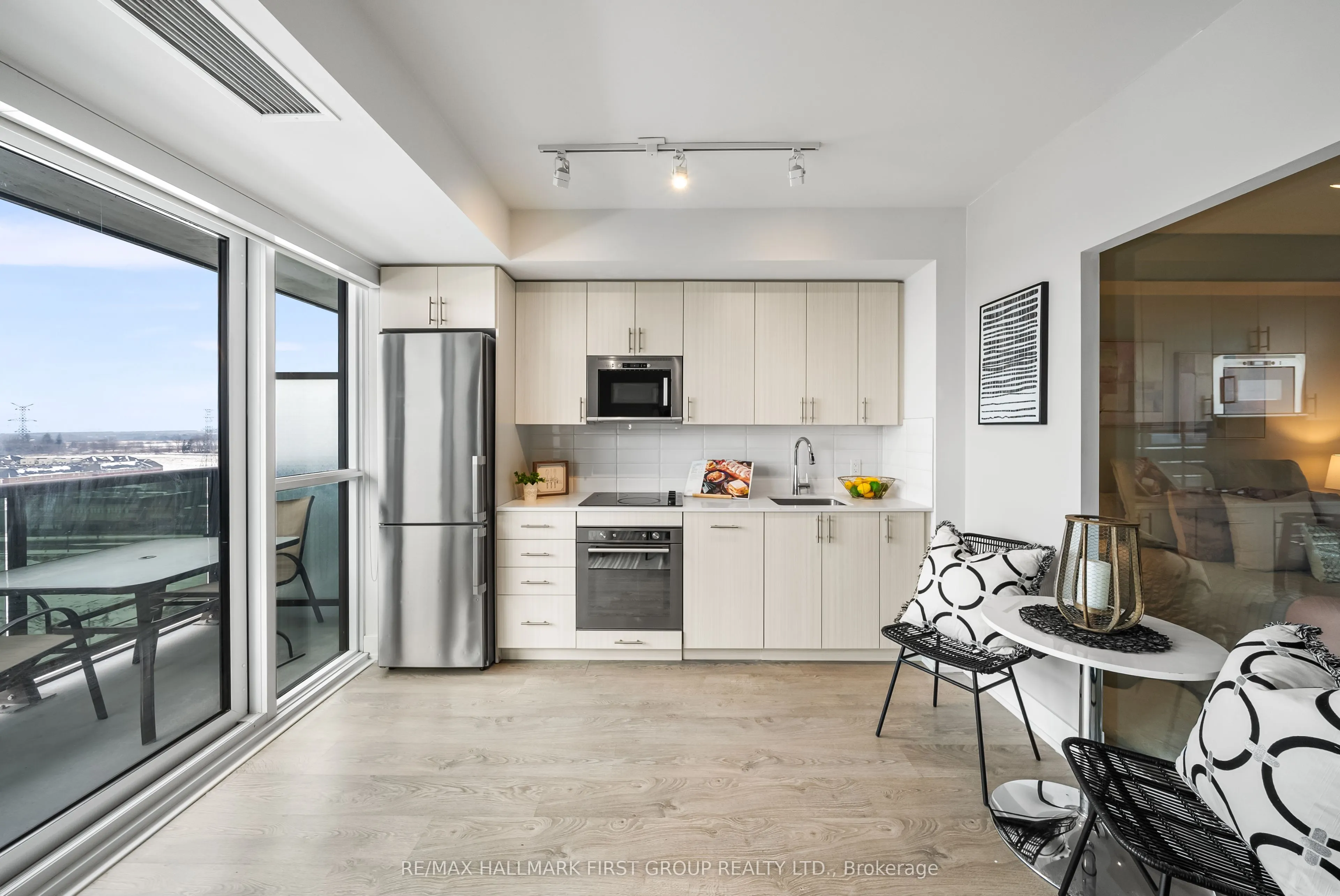 2550 Simcoe Street N, #1220
