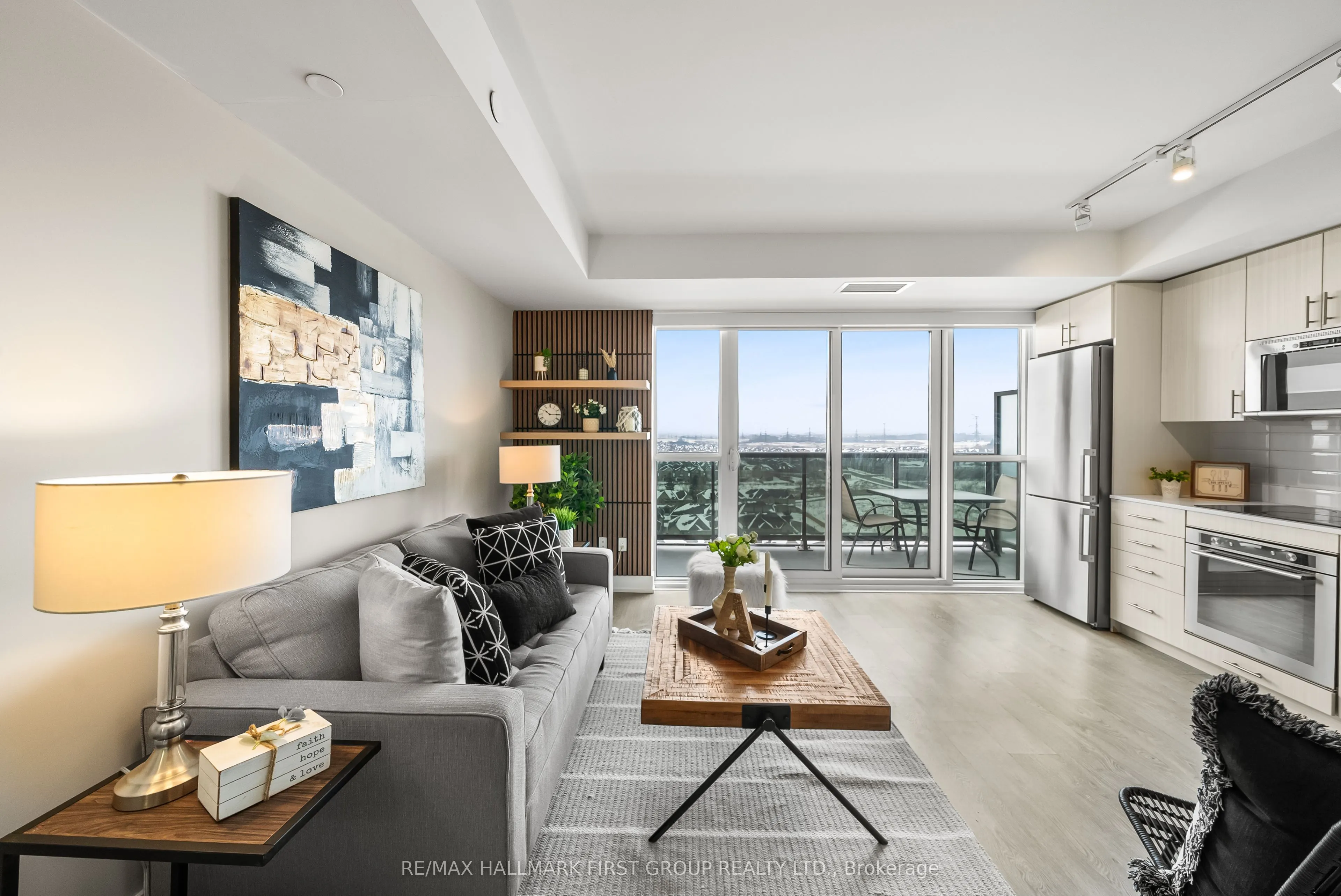 2550 Simcoe Street N, #1220