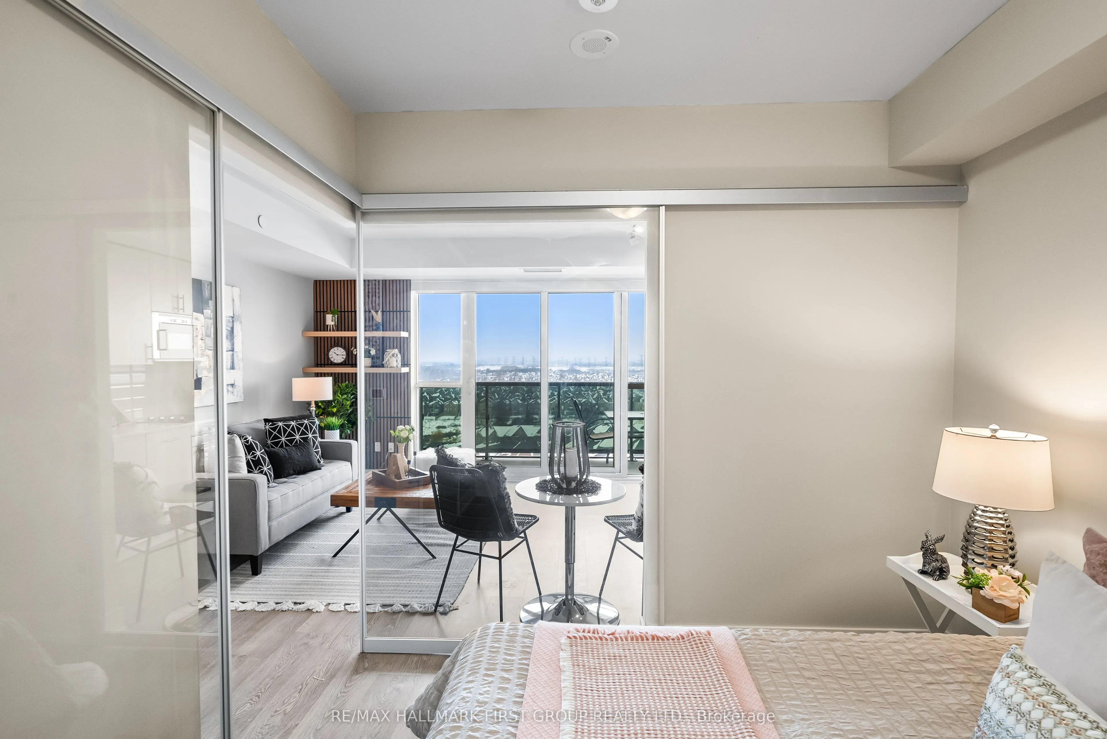 2550 Simcoe Street N, #1220