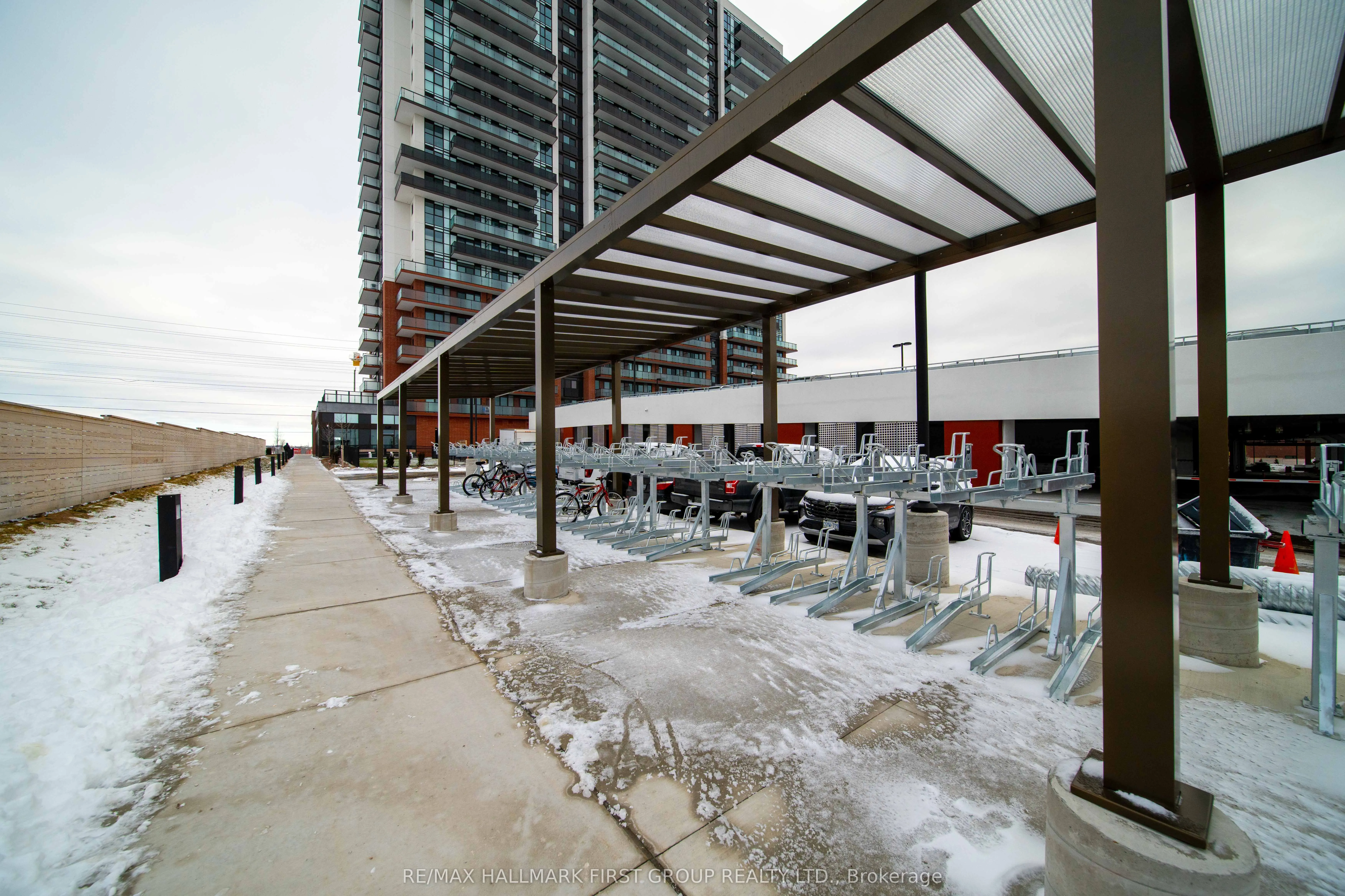 2550 Simcoe Street N, #1220