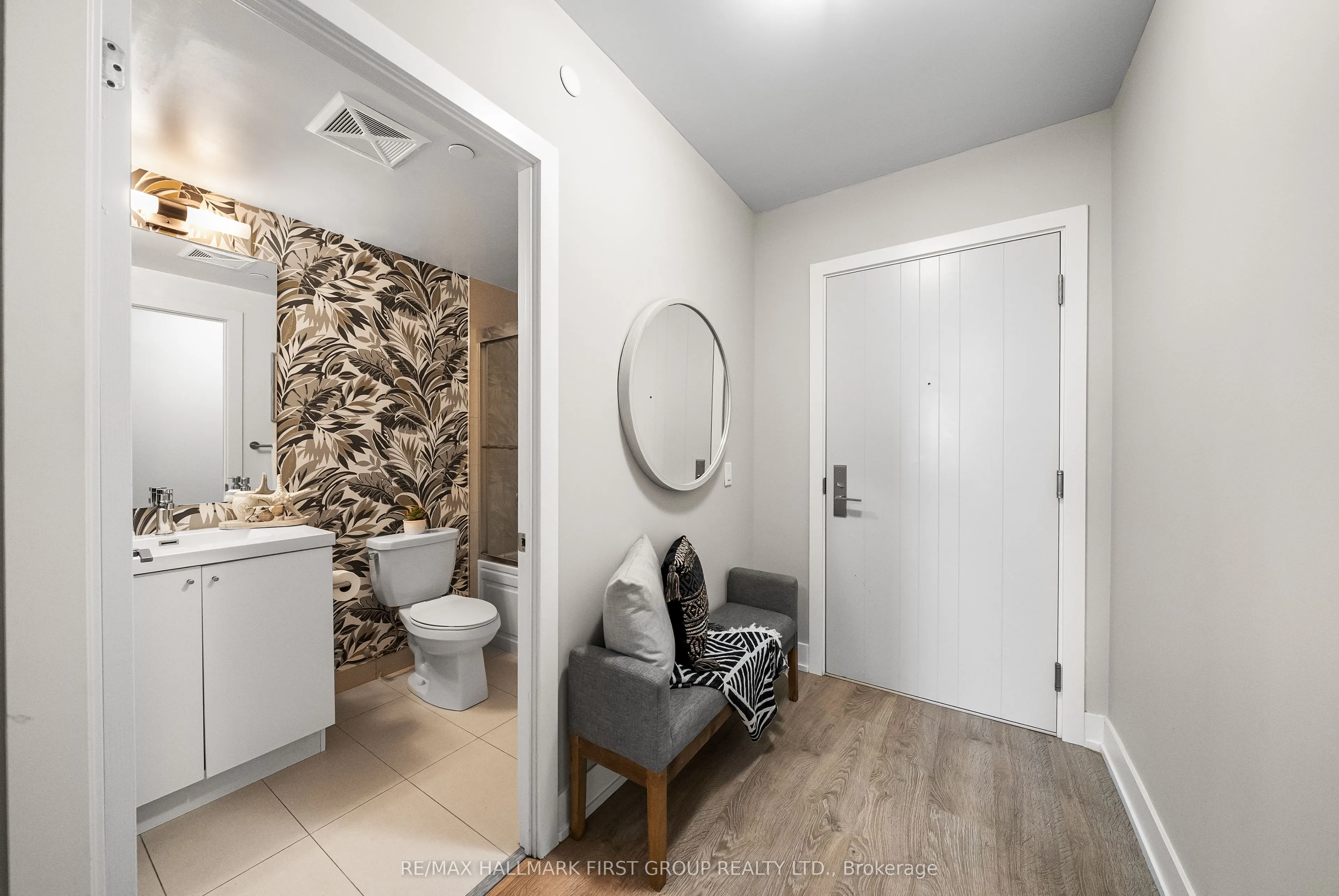 2550 Simcoe Street N, #1220