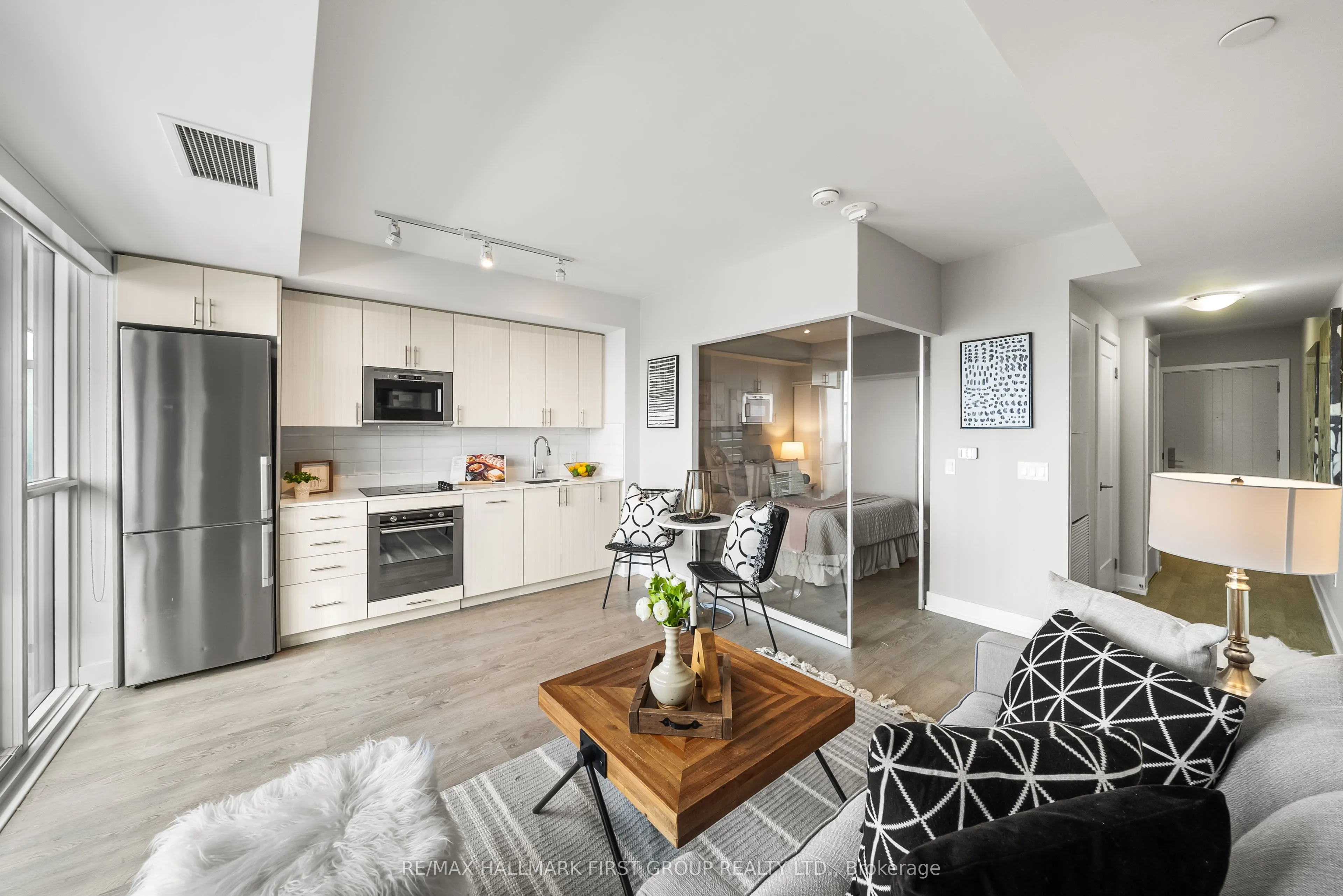 2550 Simcoe Street N, #1220