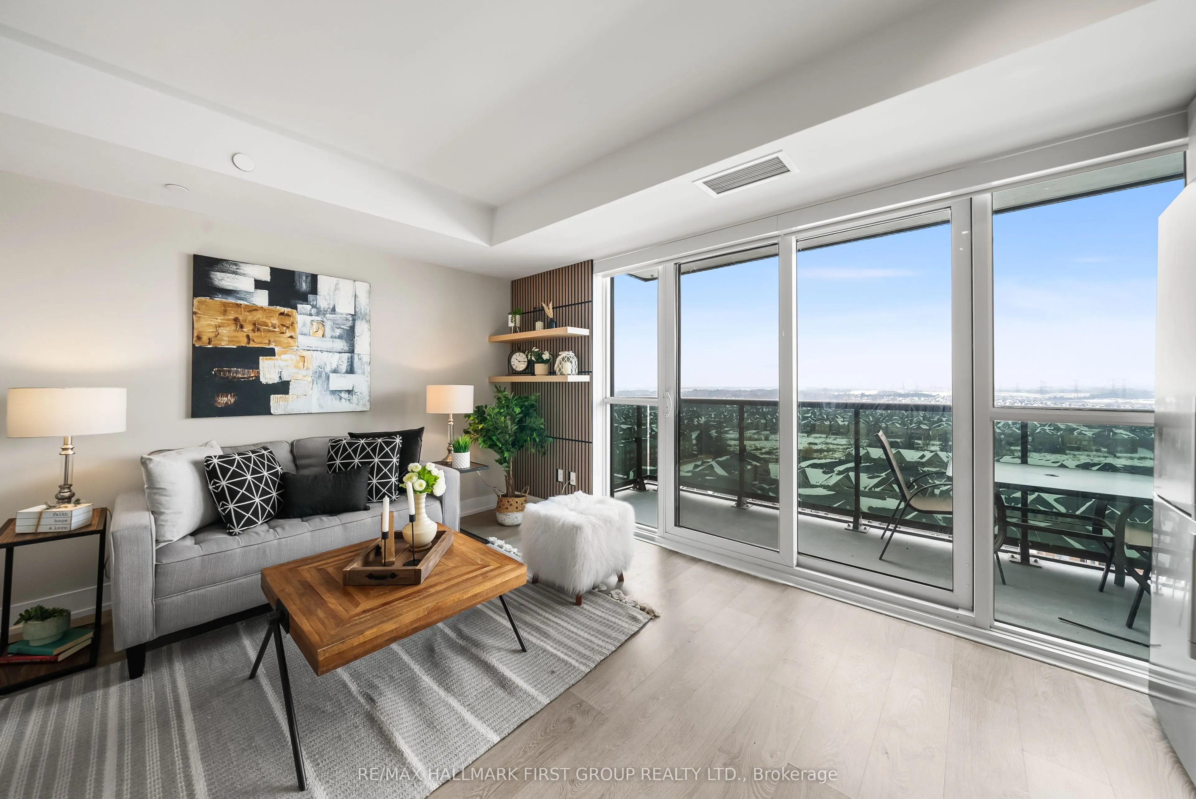2550 Simcoe Street N, #1220