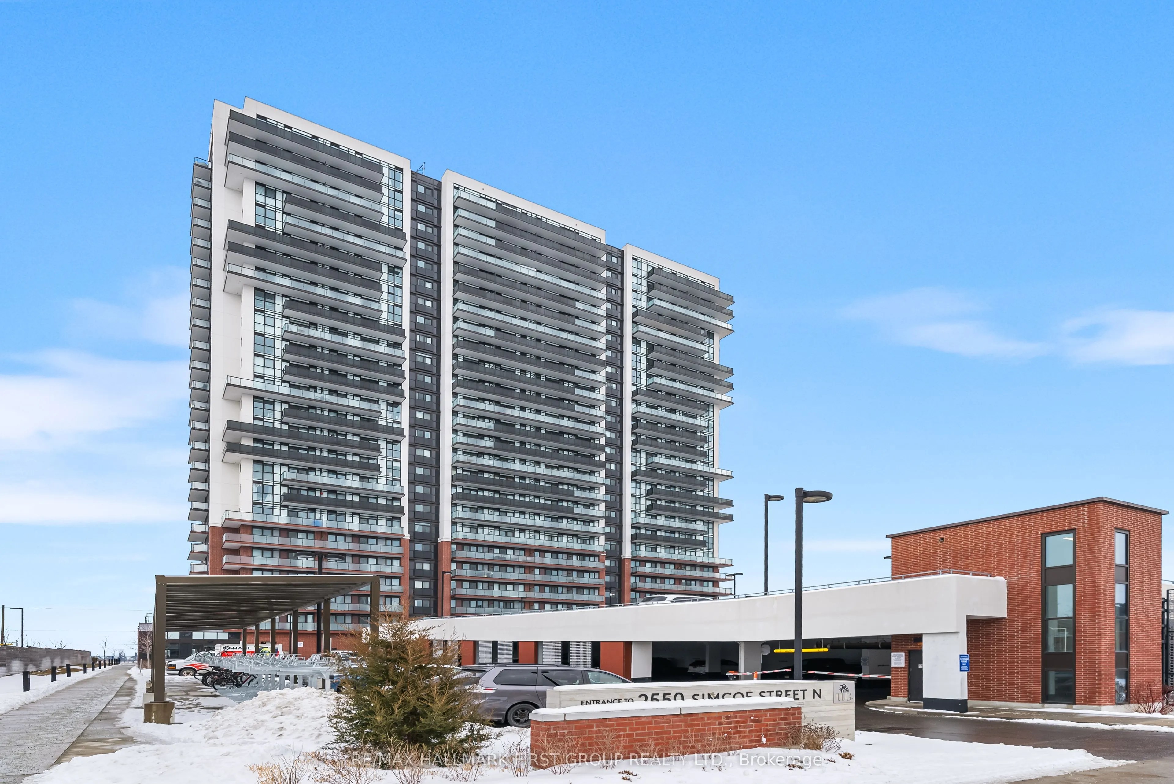 2550 Simcoe Street N, #1220