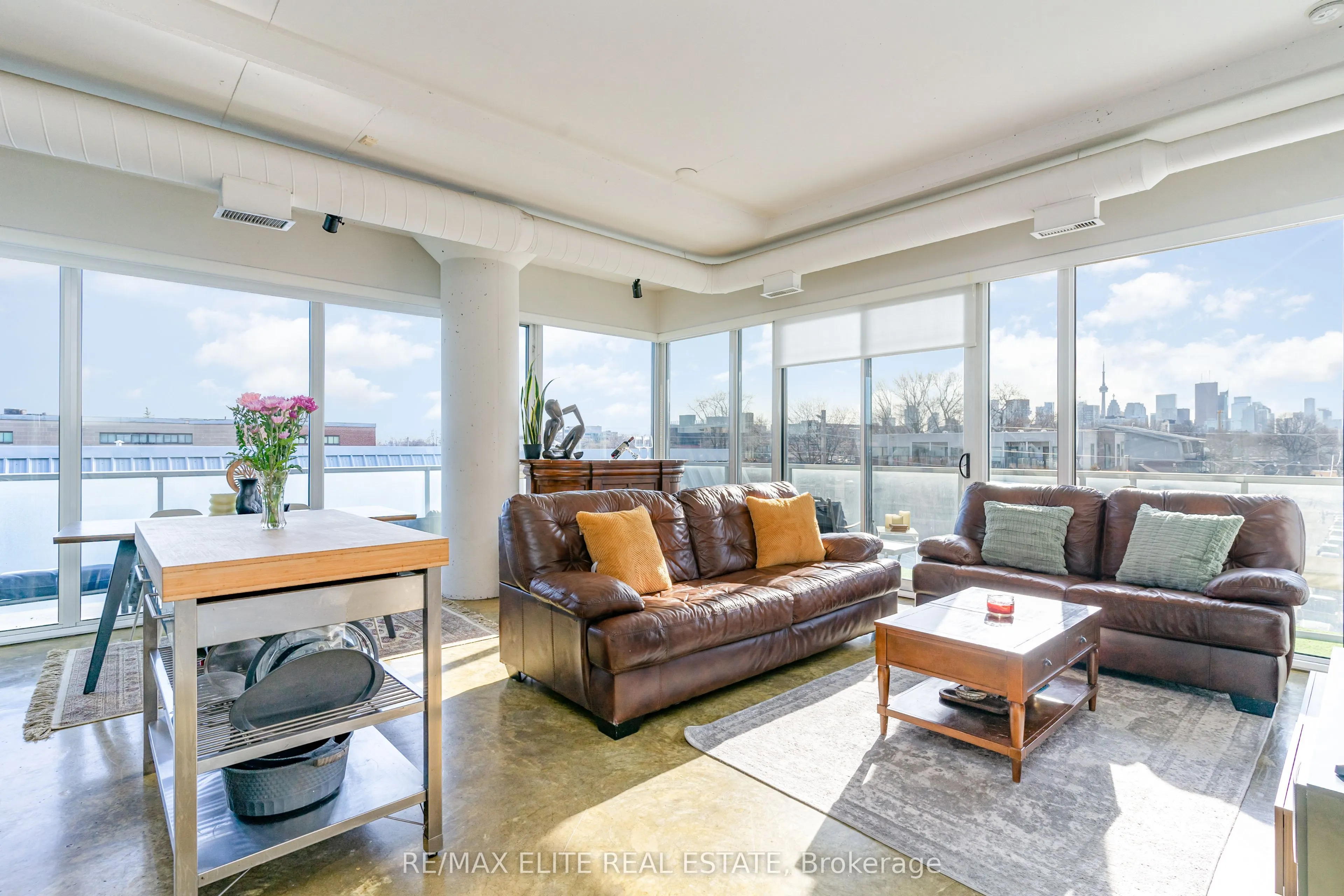201 Carlaw Avenue E, #412