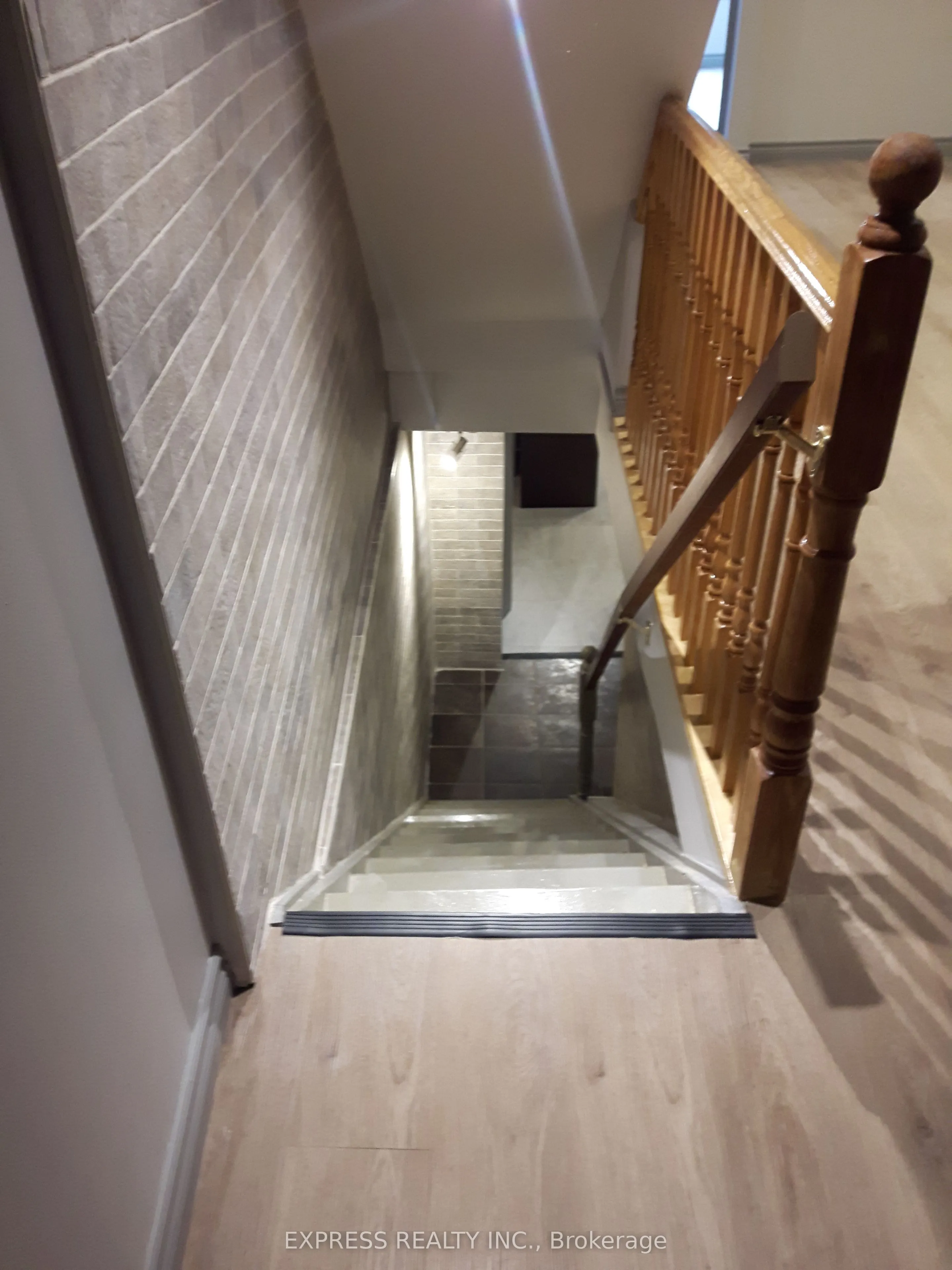304 Broadview Avenue E, #Upper